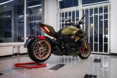 Ducati-Diavel-1260-Lamborghini-13