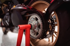 Ducati-Diavel-1260-Lamborghini-15