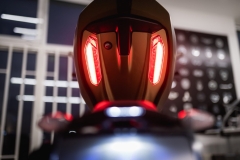 Ducati-Diavel-1260-Lamborghini-17