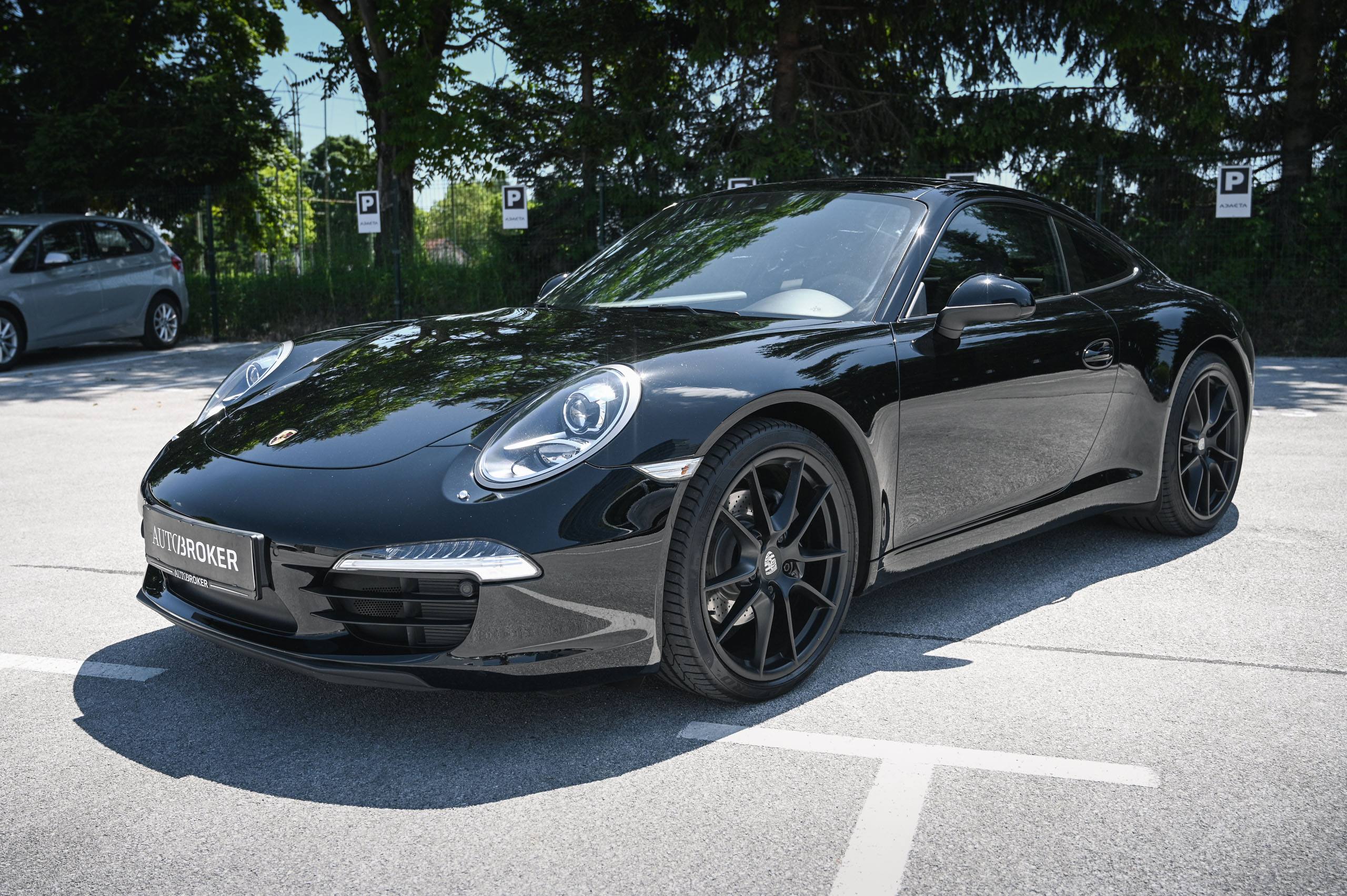 Porsche-911-Carrera-1