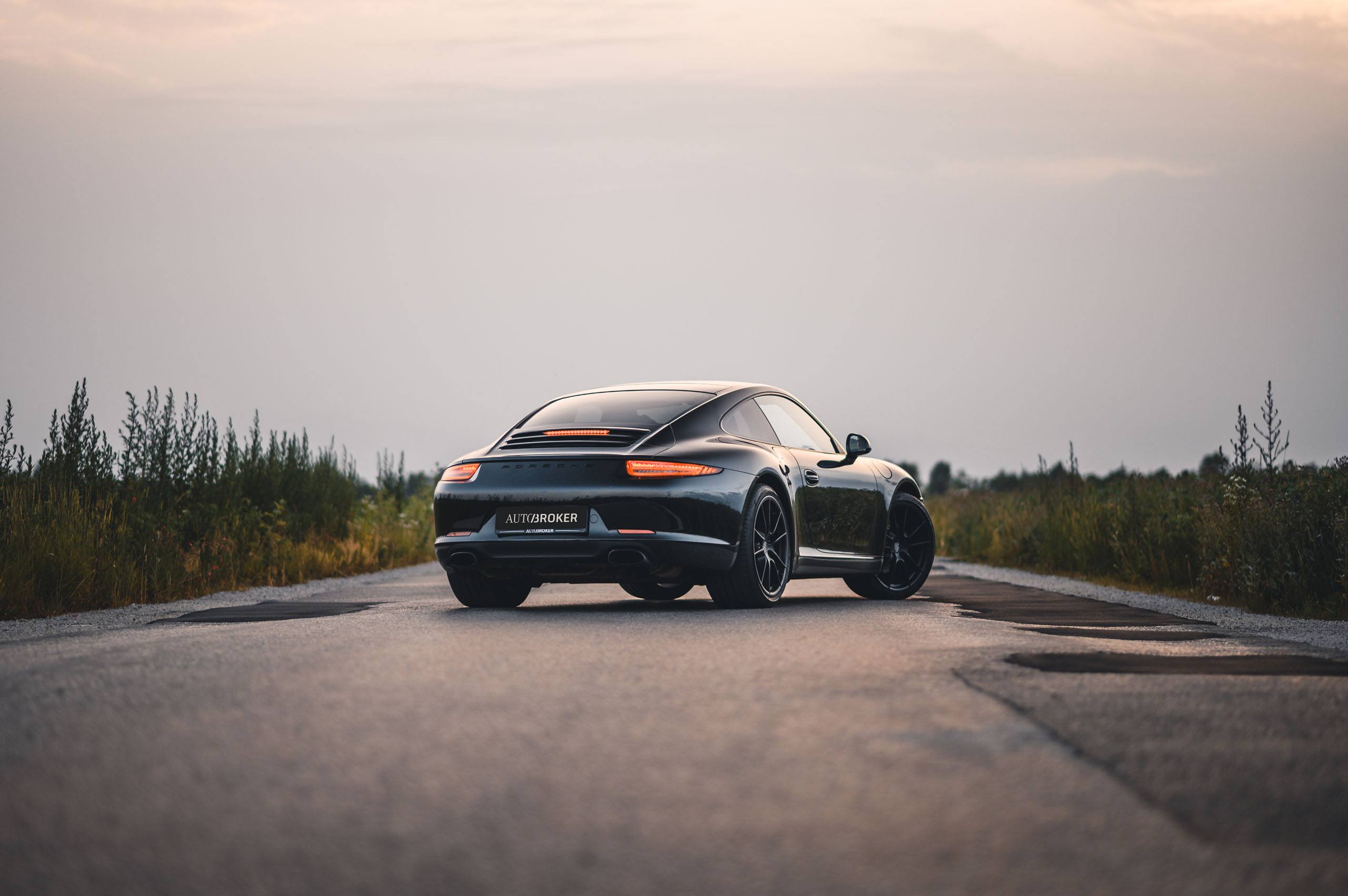 Porsche-911-Carrera-1