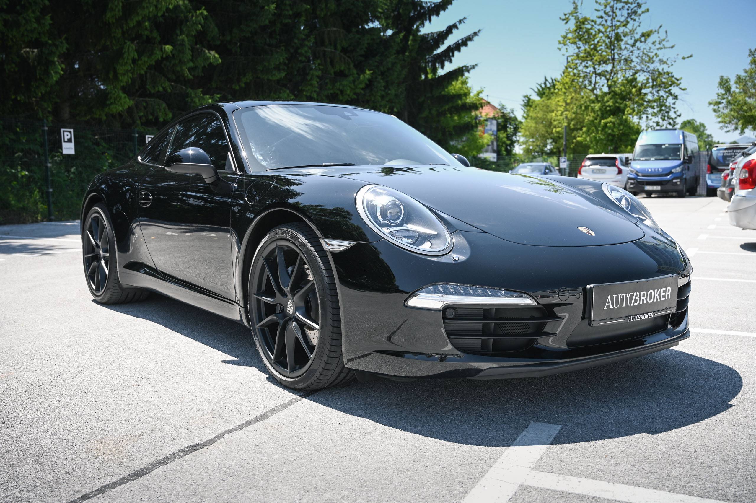Porsche-911-Carrera-3