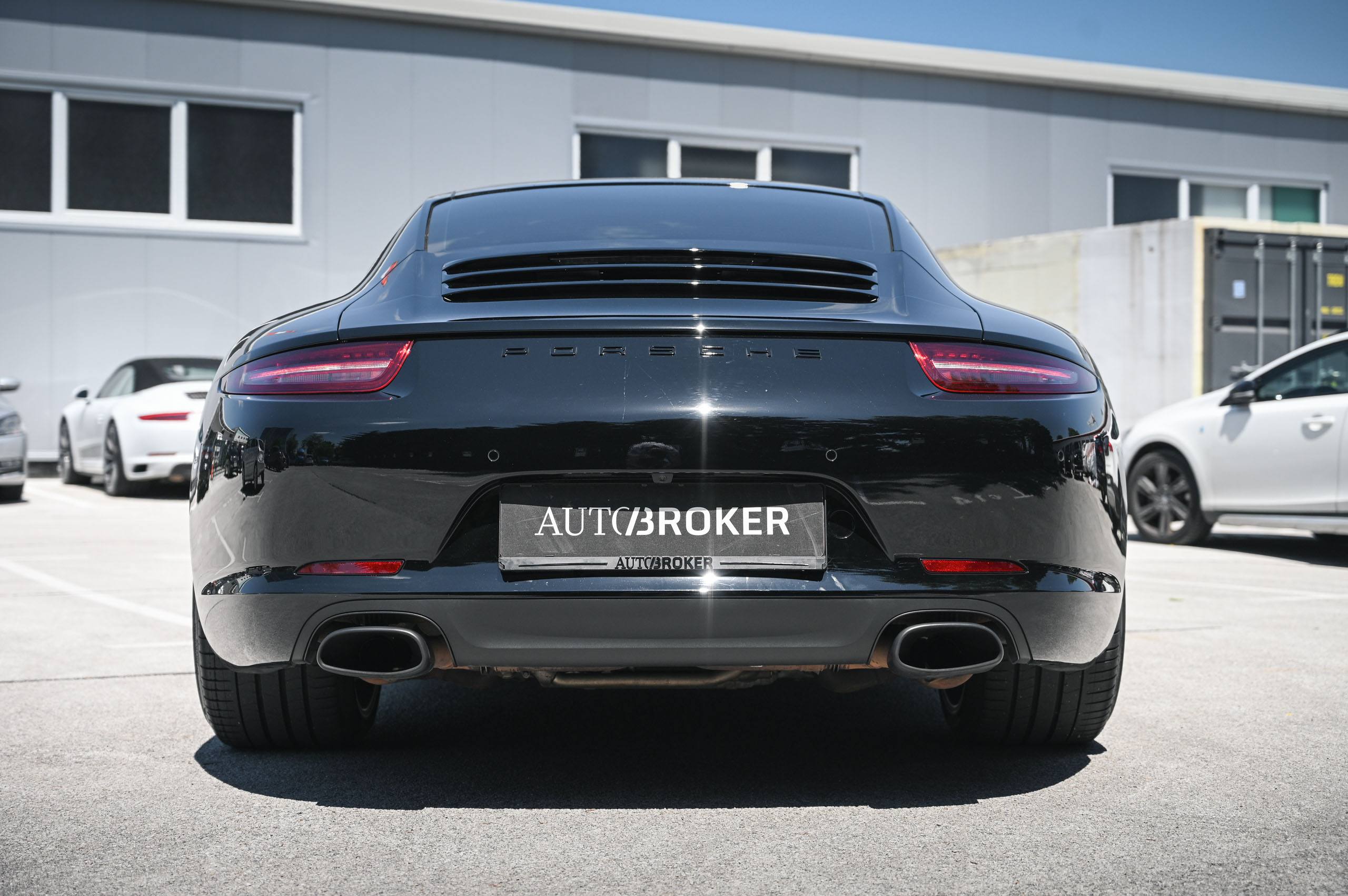 Porsche-911-Carrera-5