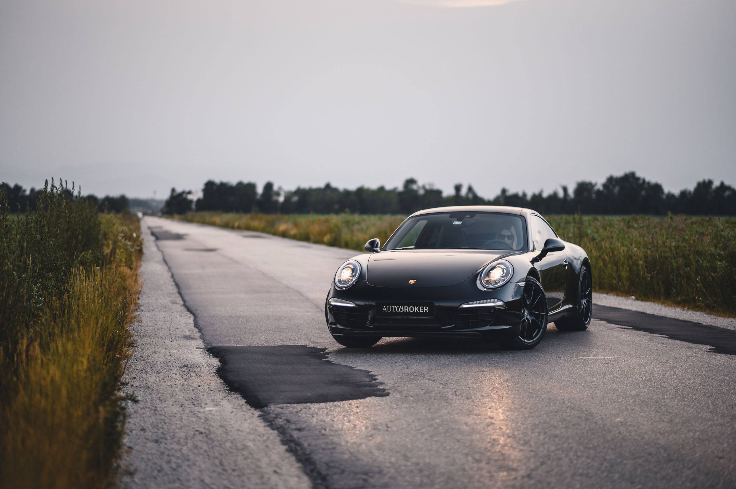 Porsche-911-Carrera-6