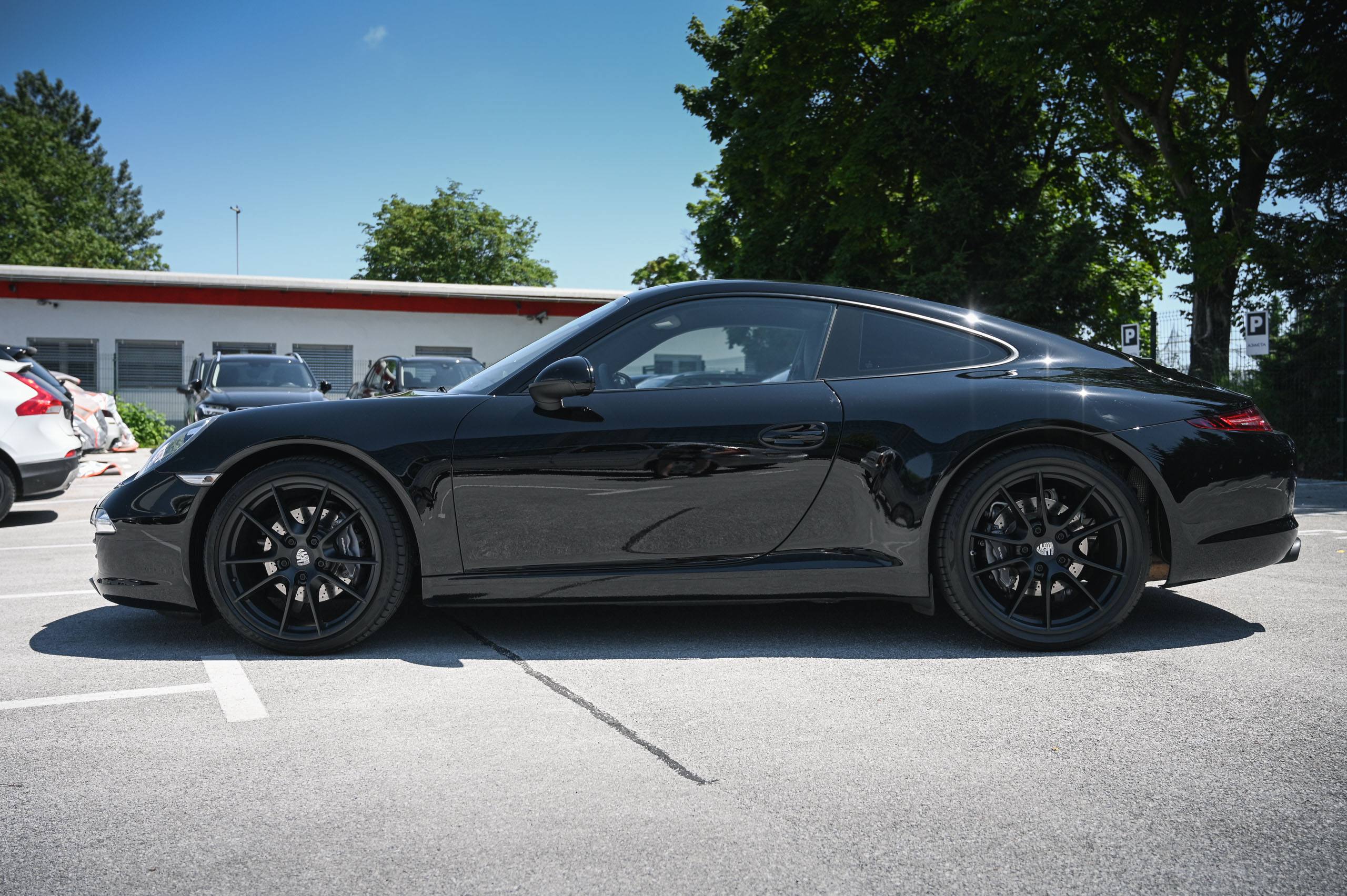 Porsche-911-Carrera-7