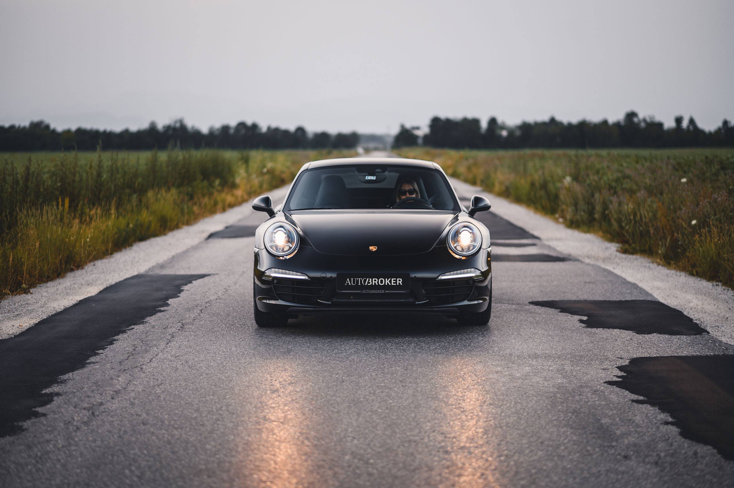 Porsche-911-Carrera-7