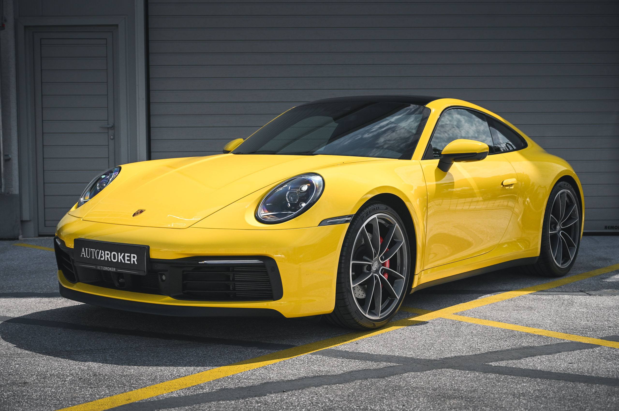 Porsche 991 S-Yellow-1