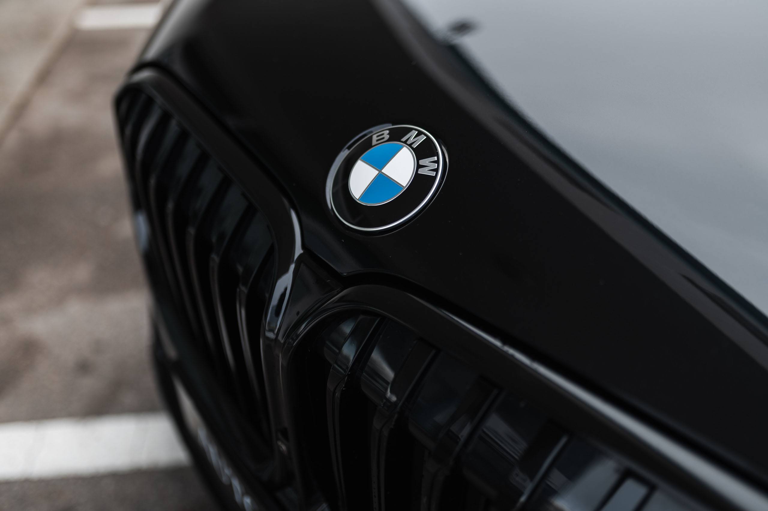 BMW-750i-1