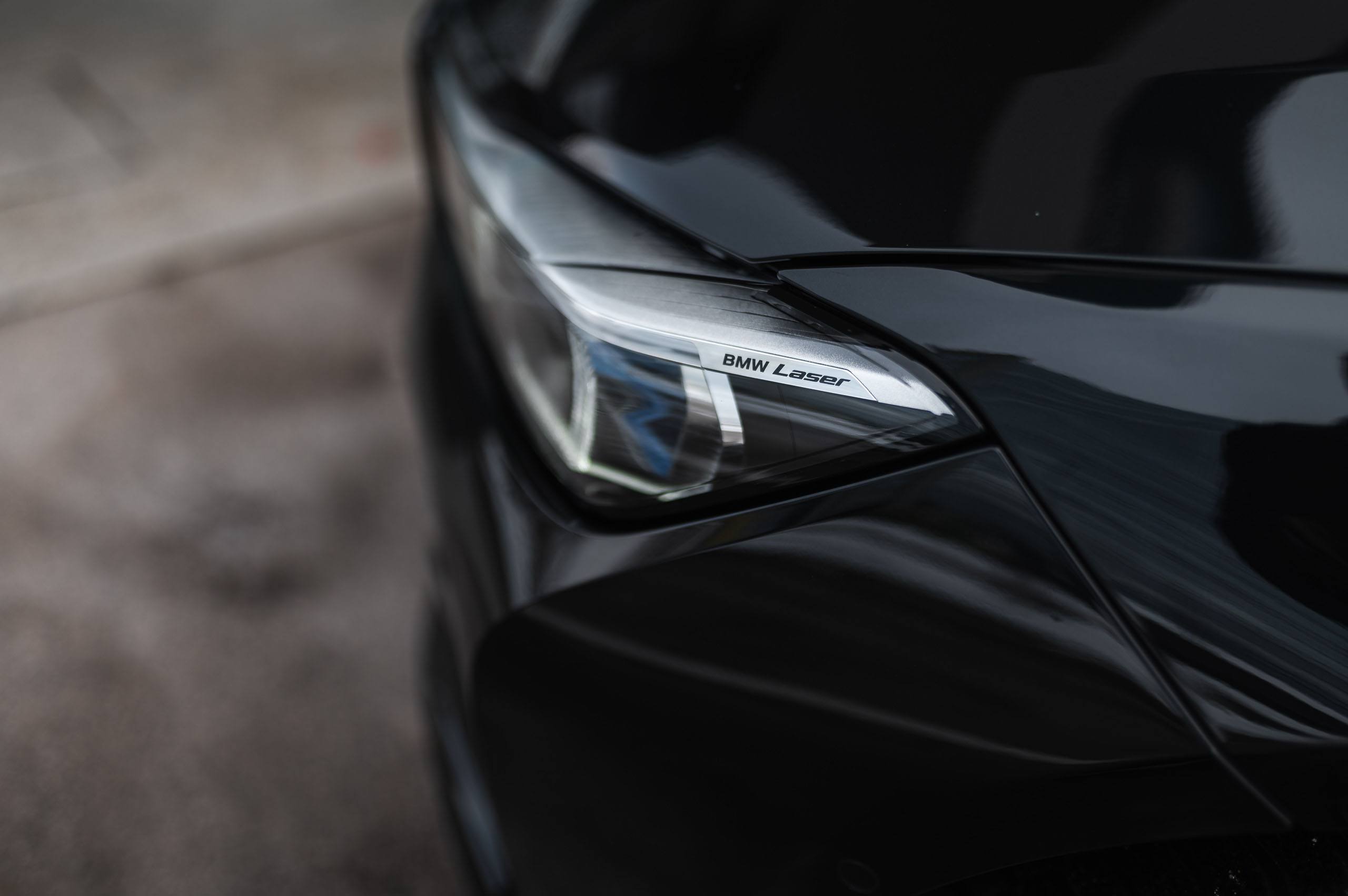 BMW-750i-13