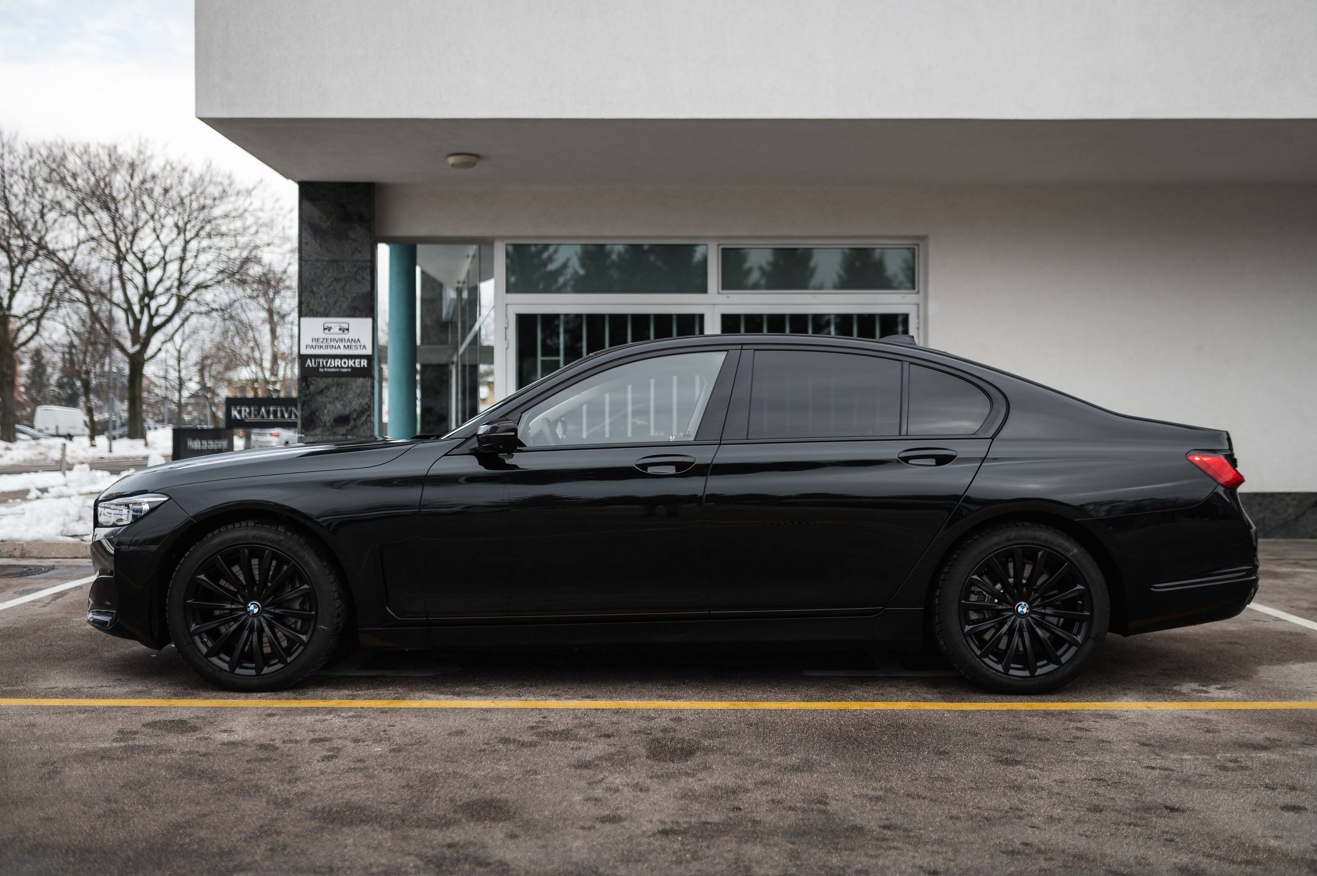 BMW-750i-14