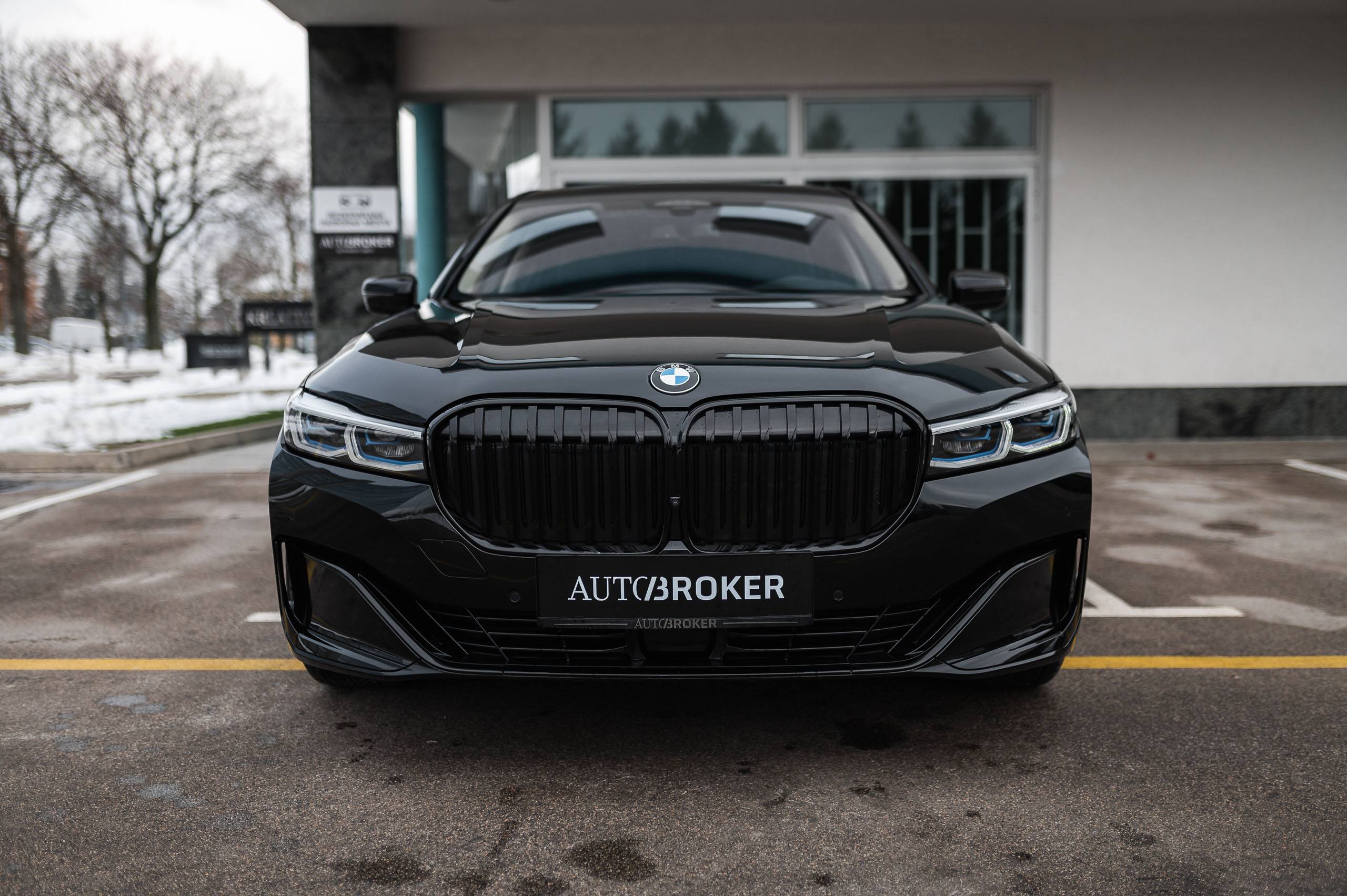 BMW-750i-3