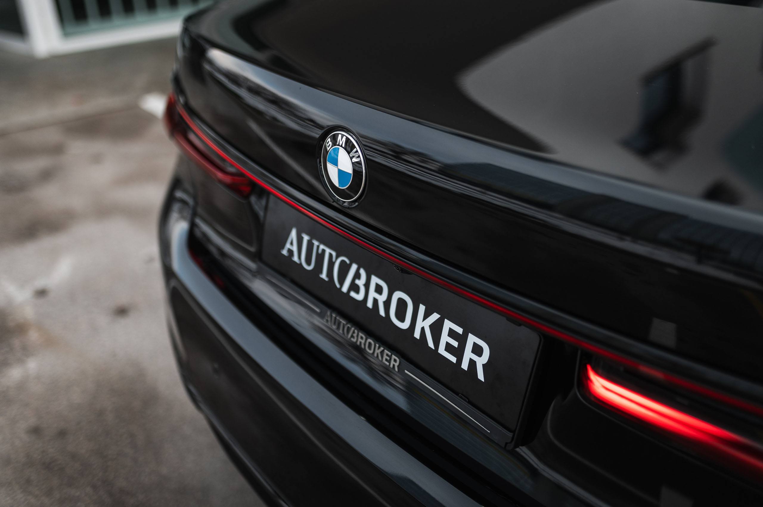 BMW-750i-6