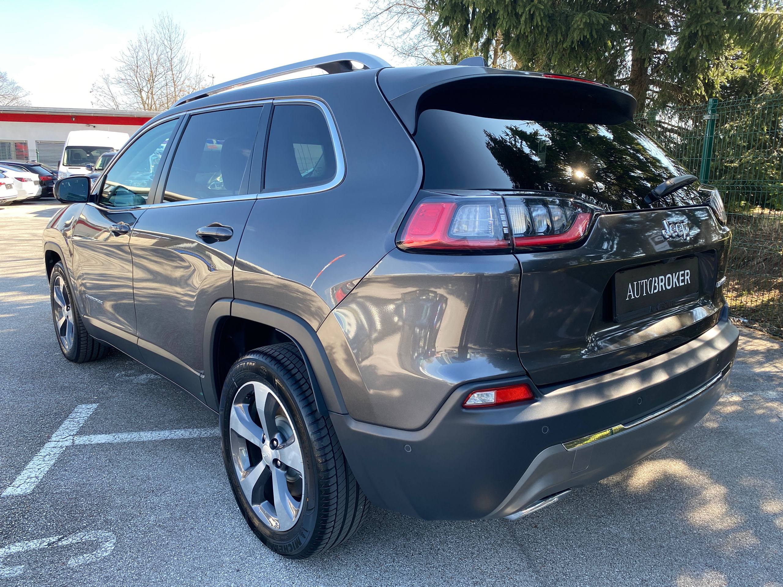 Jeep-Cherokee-4