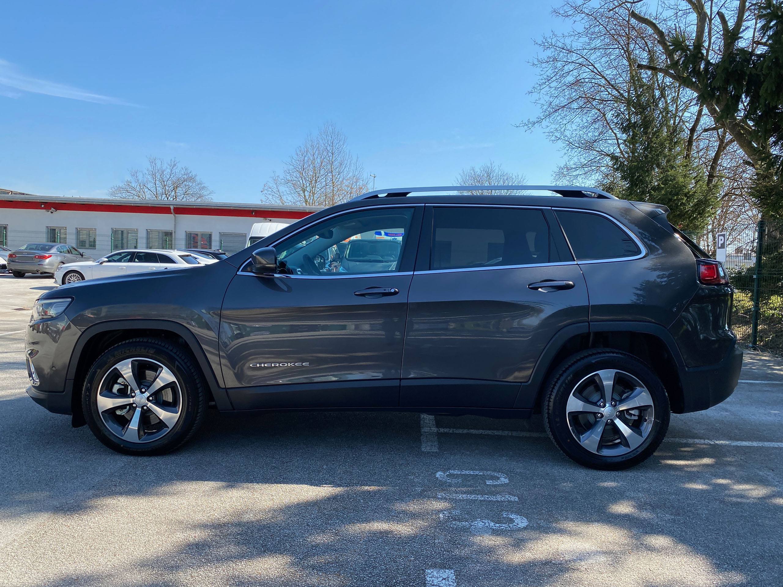 Jeep-Cherokee-7
