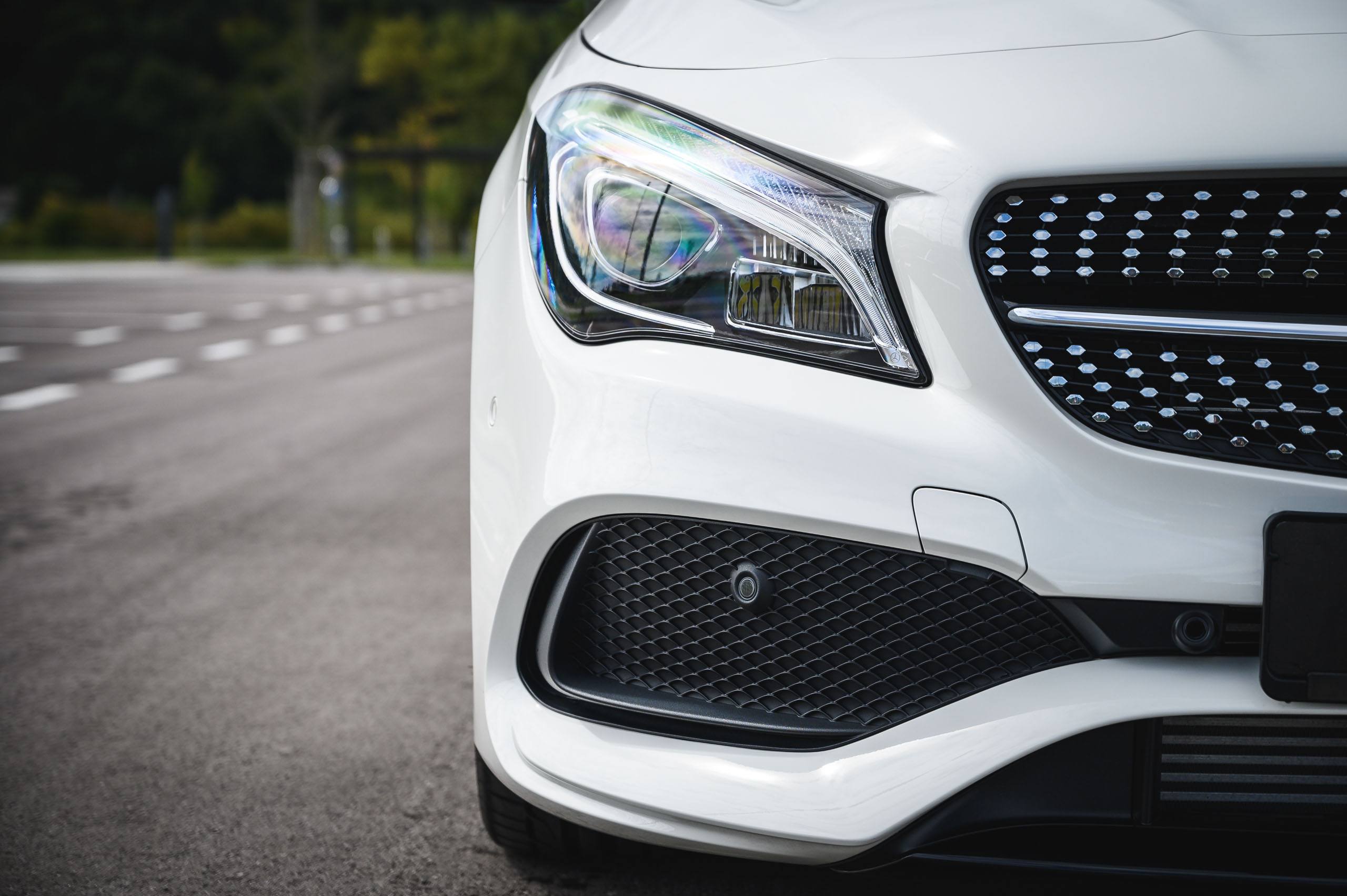 Mercedes-Benz-CLA220d-White-11