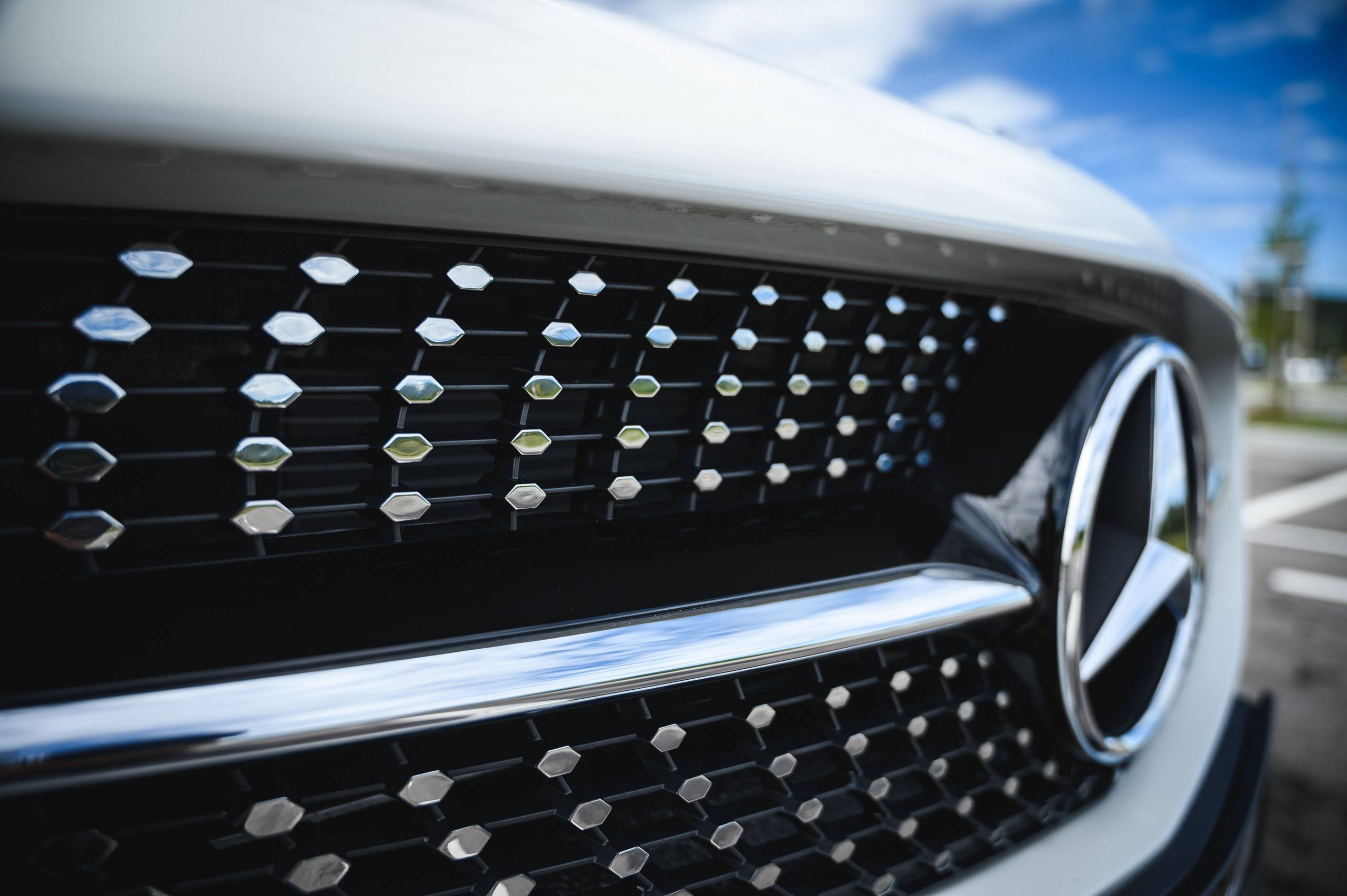 Mercedes-Benz-CLA220d-White-13