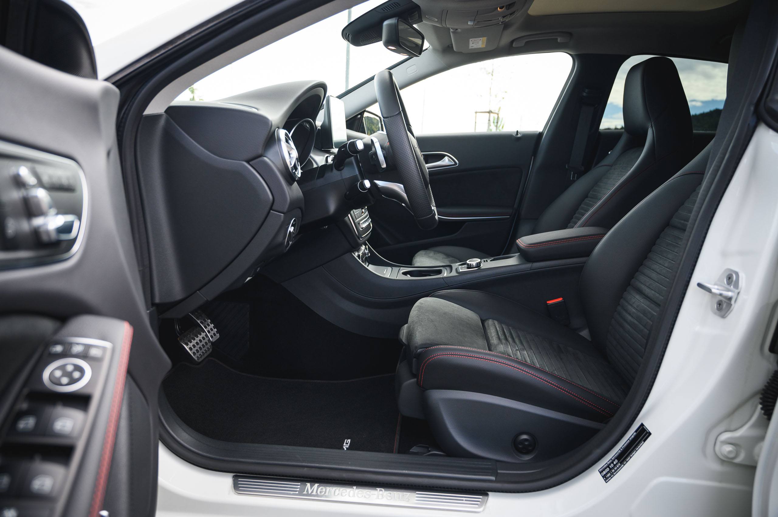 Mercedes-Benz-CLA220d-White-18