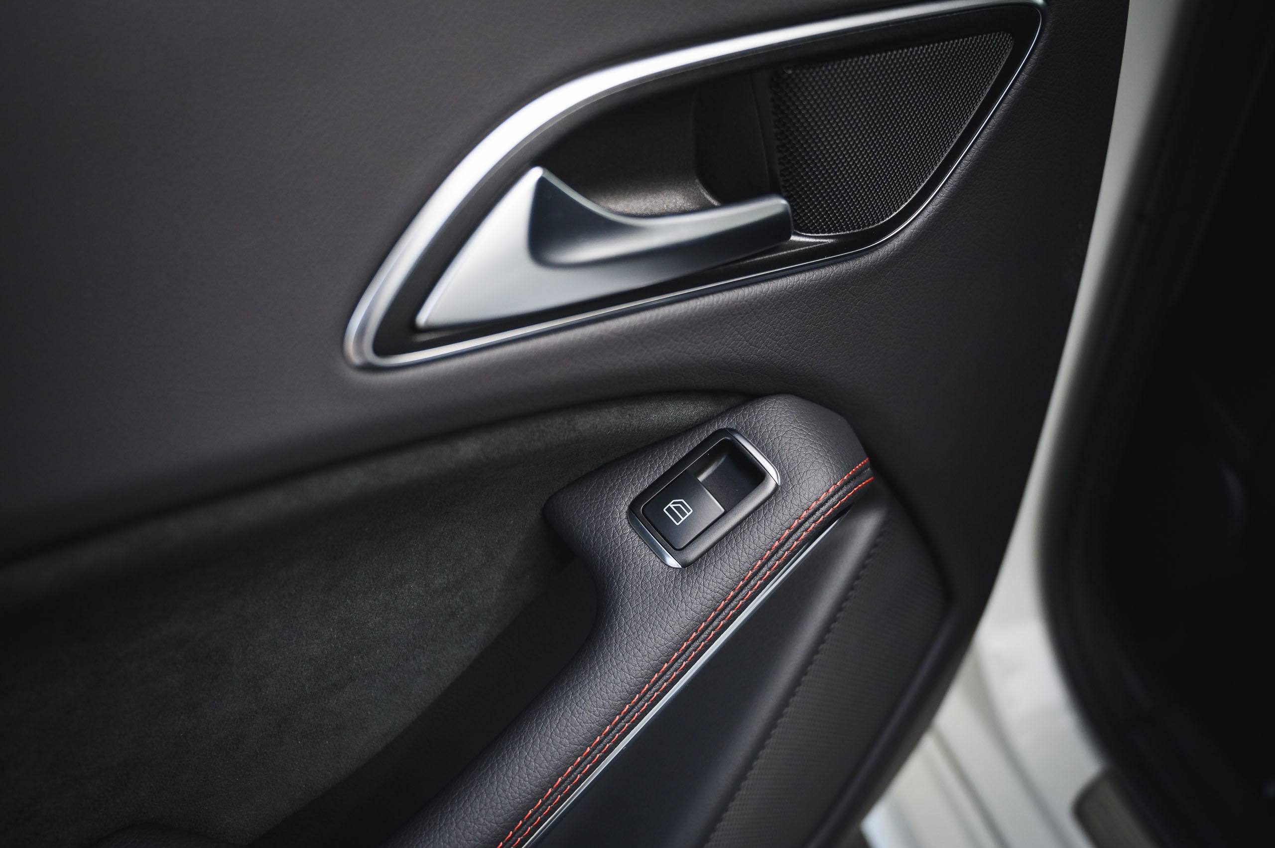 Mercedes-Benz-CLA220d-White-23