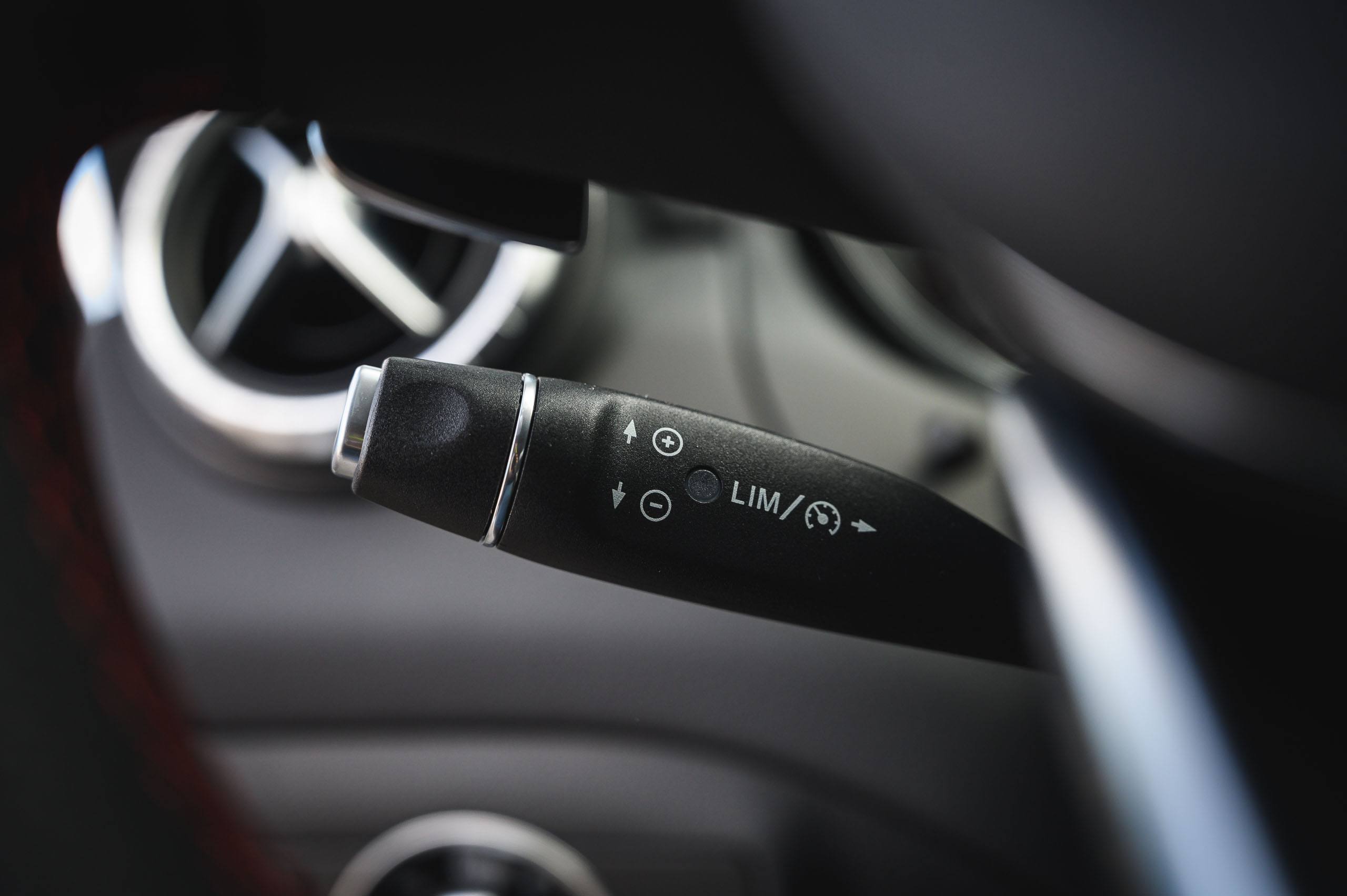 Mercedes-Benz-CLA220d-White-43