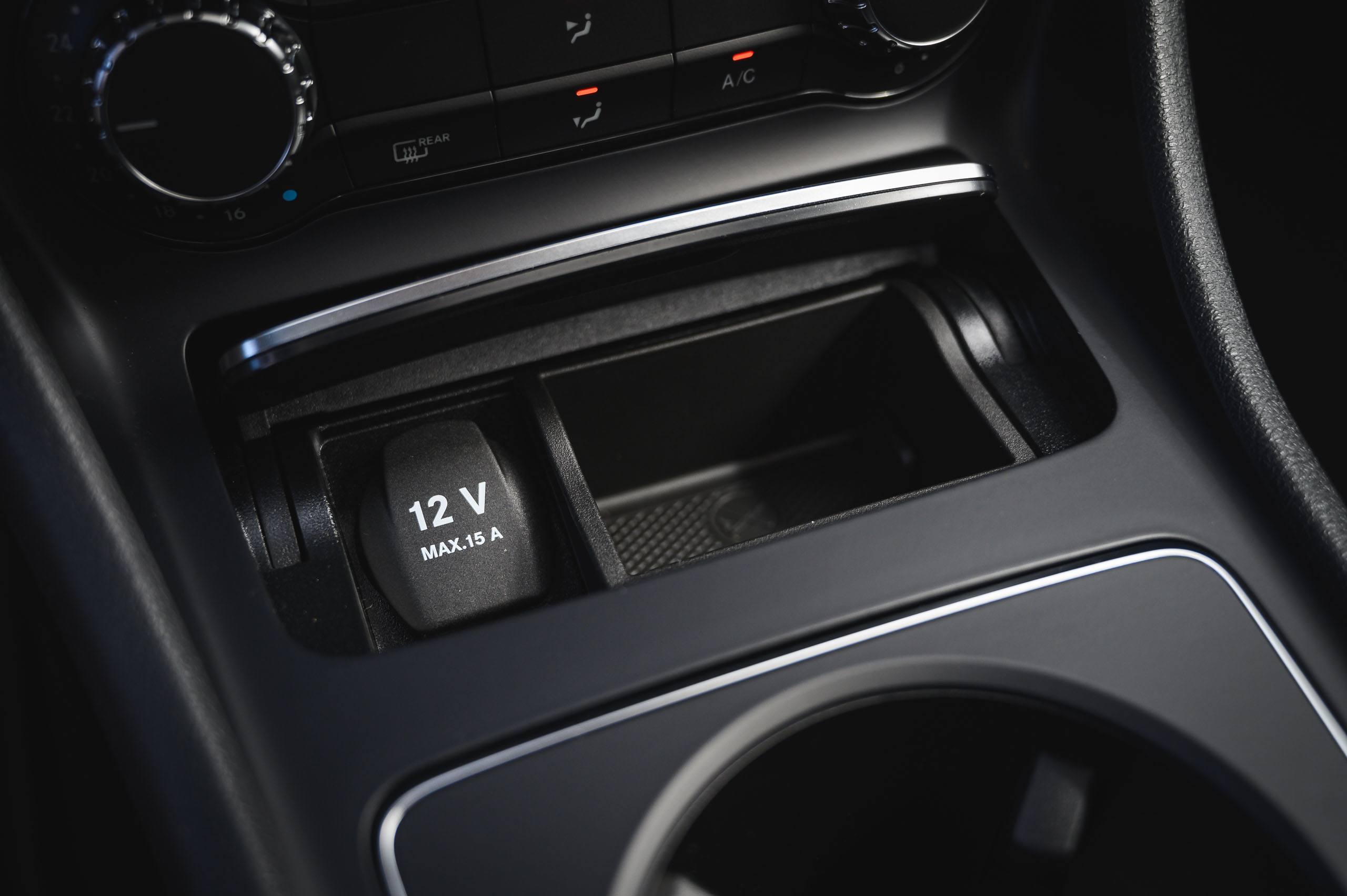 Mercedes-Benz-CLA220d-White-49