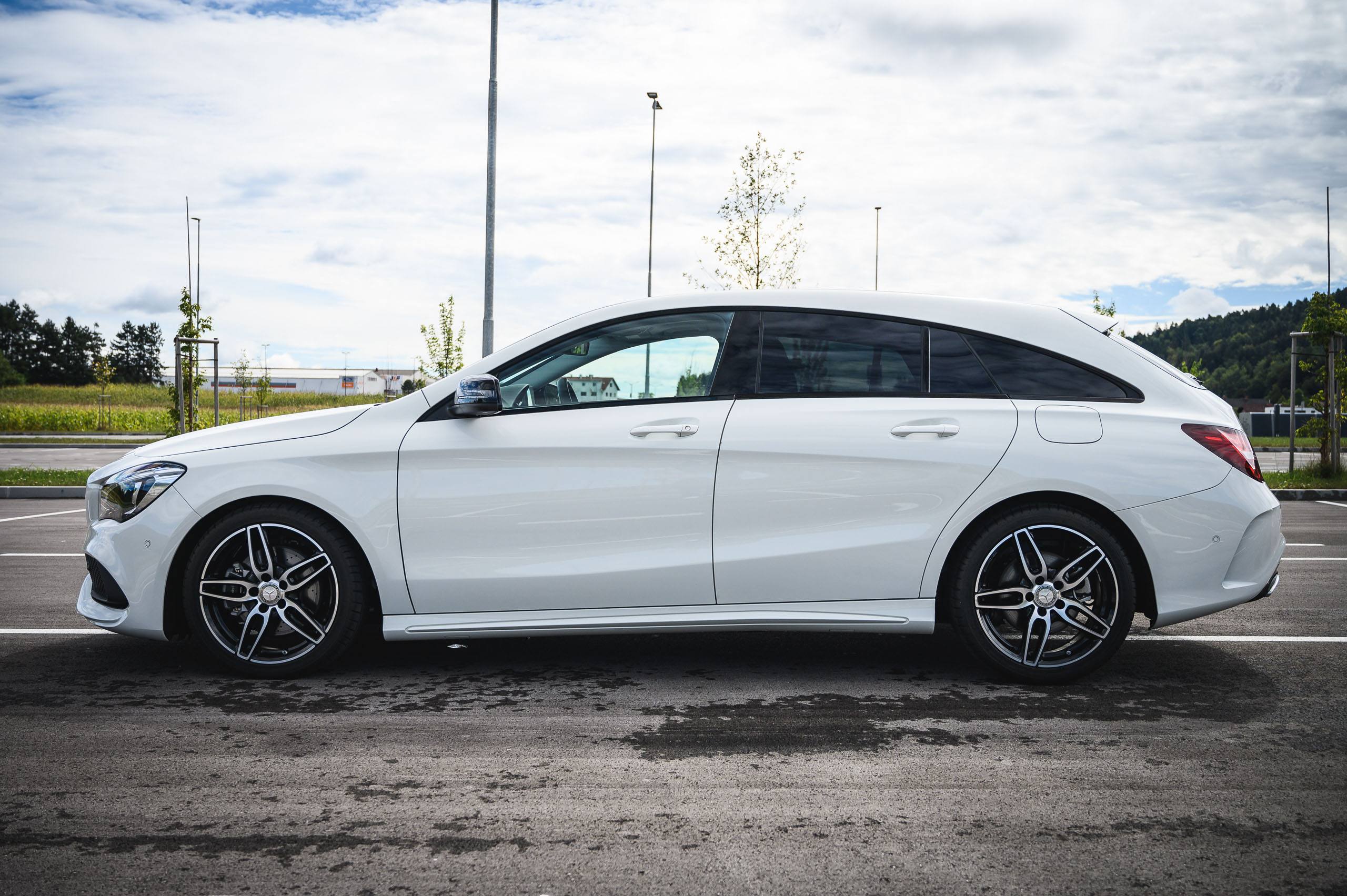 Mercedes-Benz-CLA220d-White-8