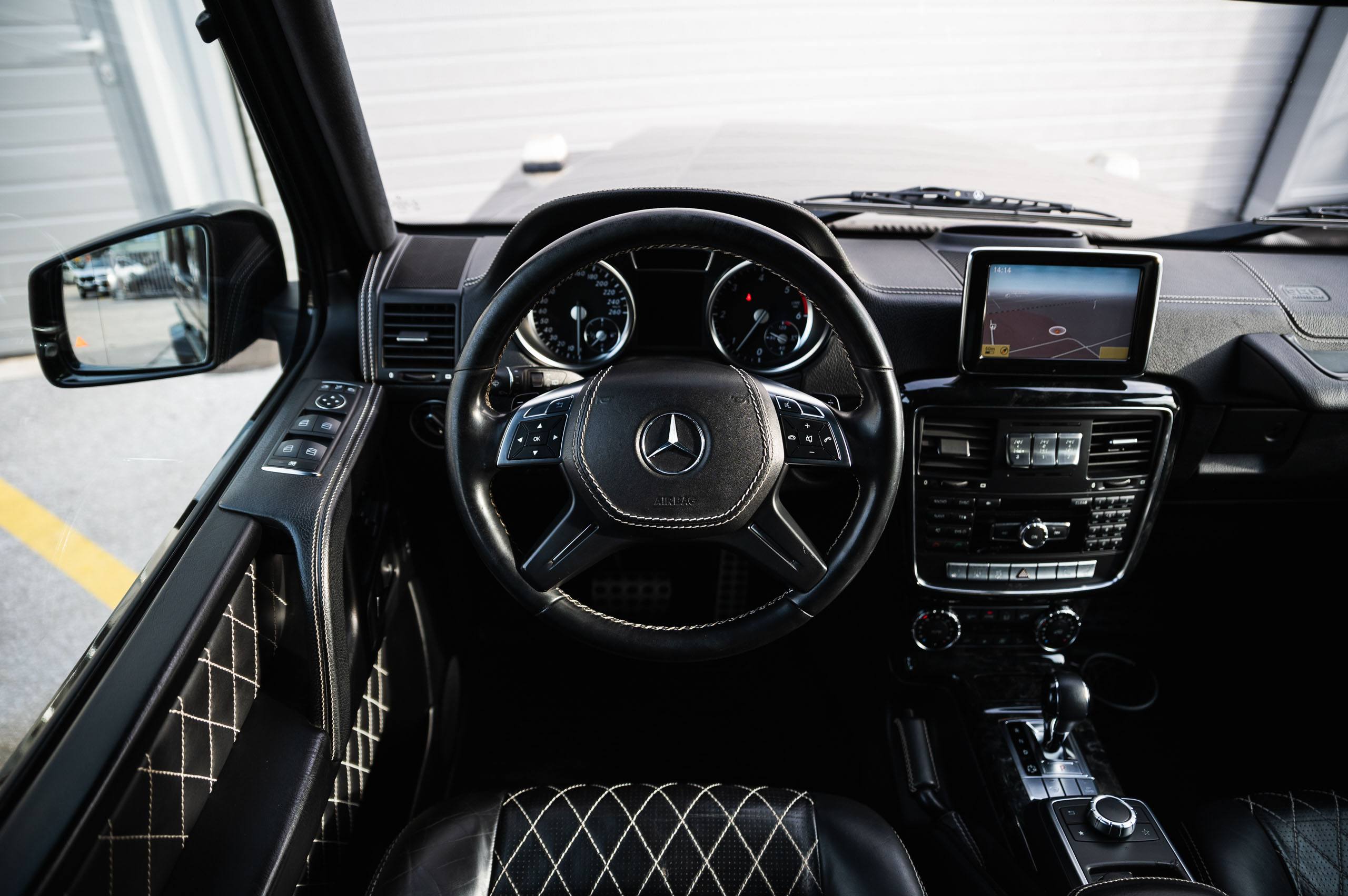 Mercedes-Benz-G350-AMG-21
