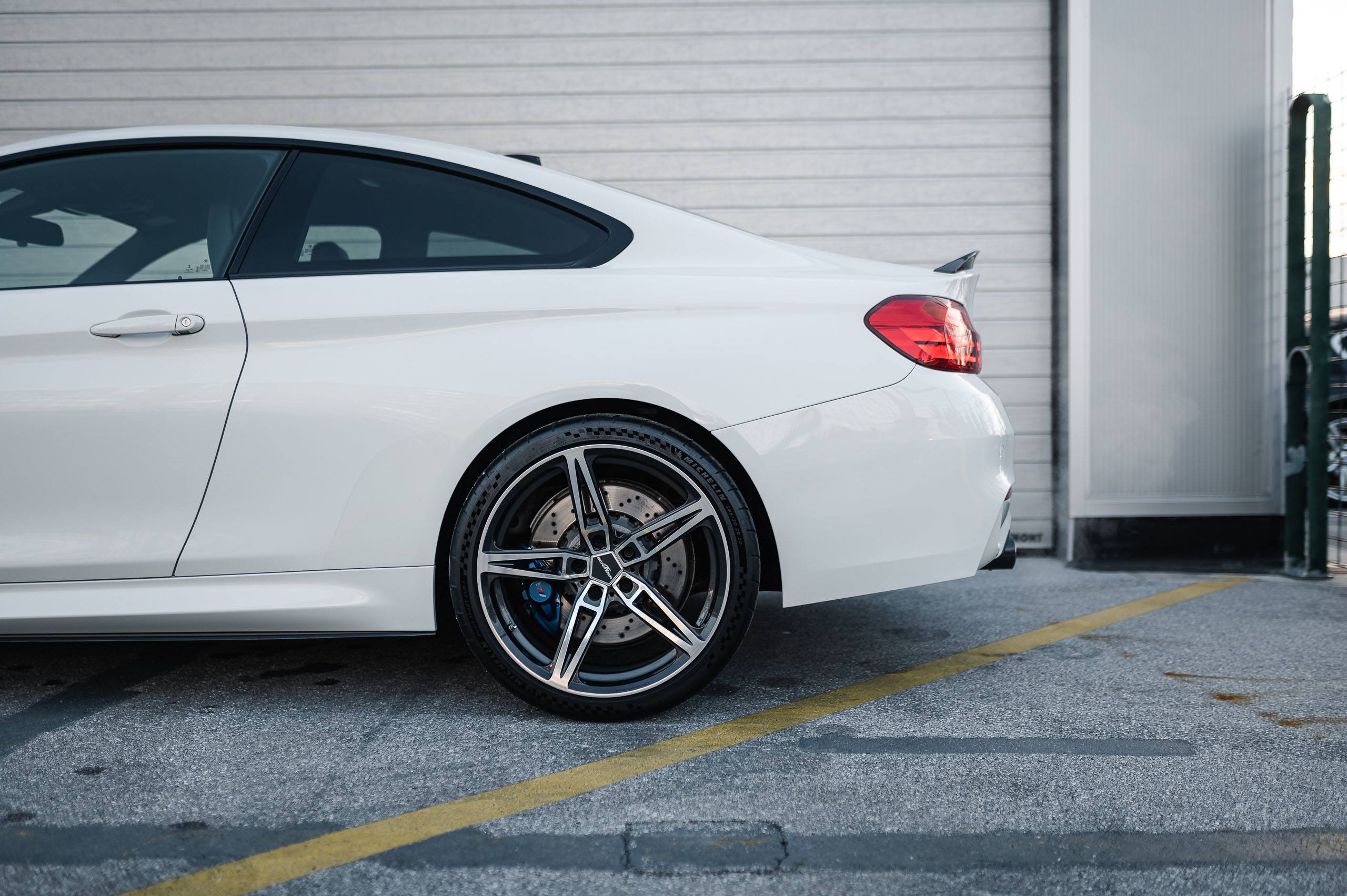 BMW-M4-2