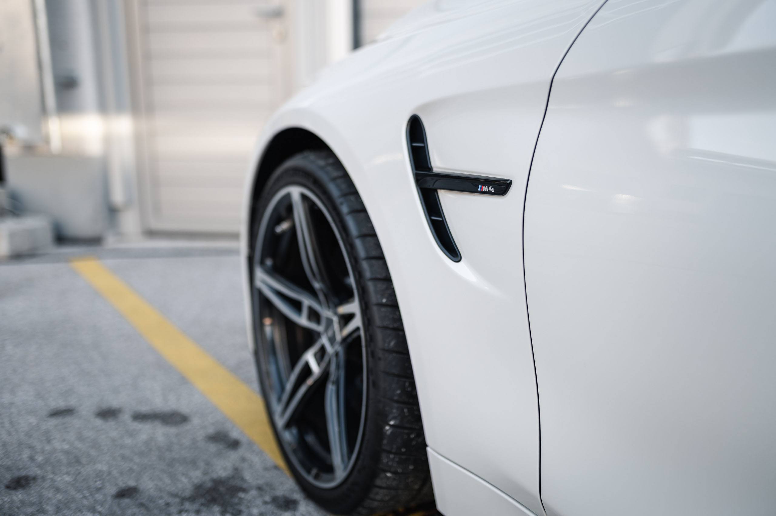 BMW-M4-4