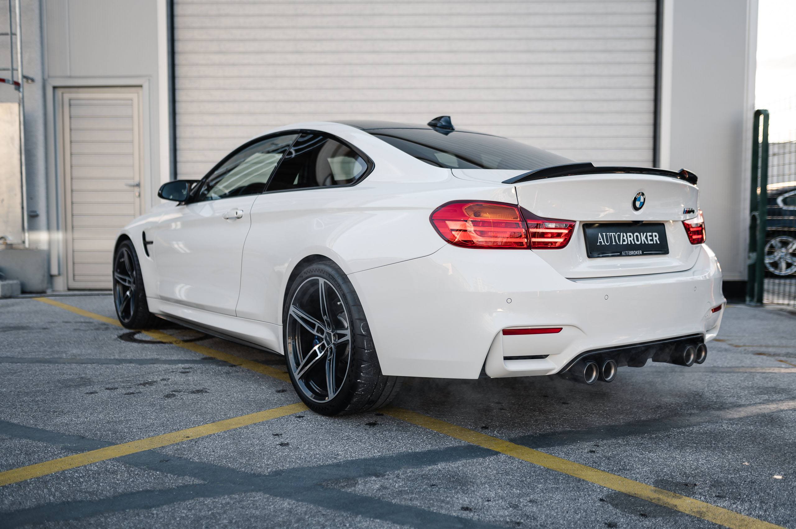BMW-M4-5