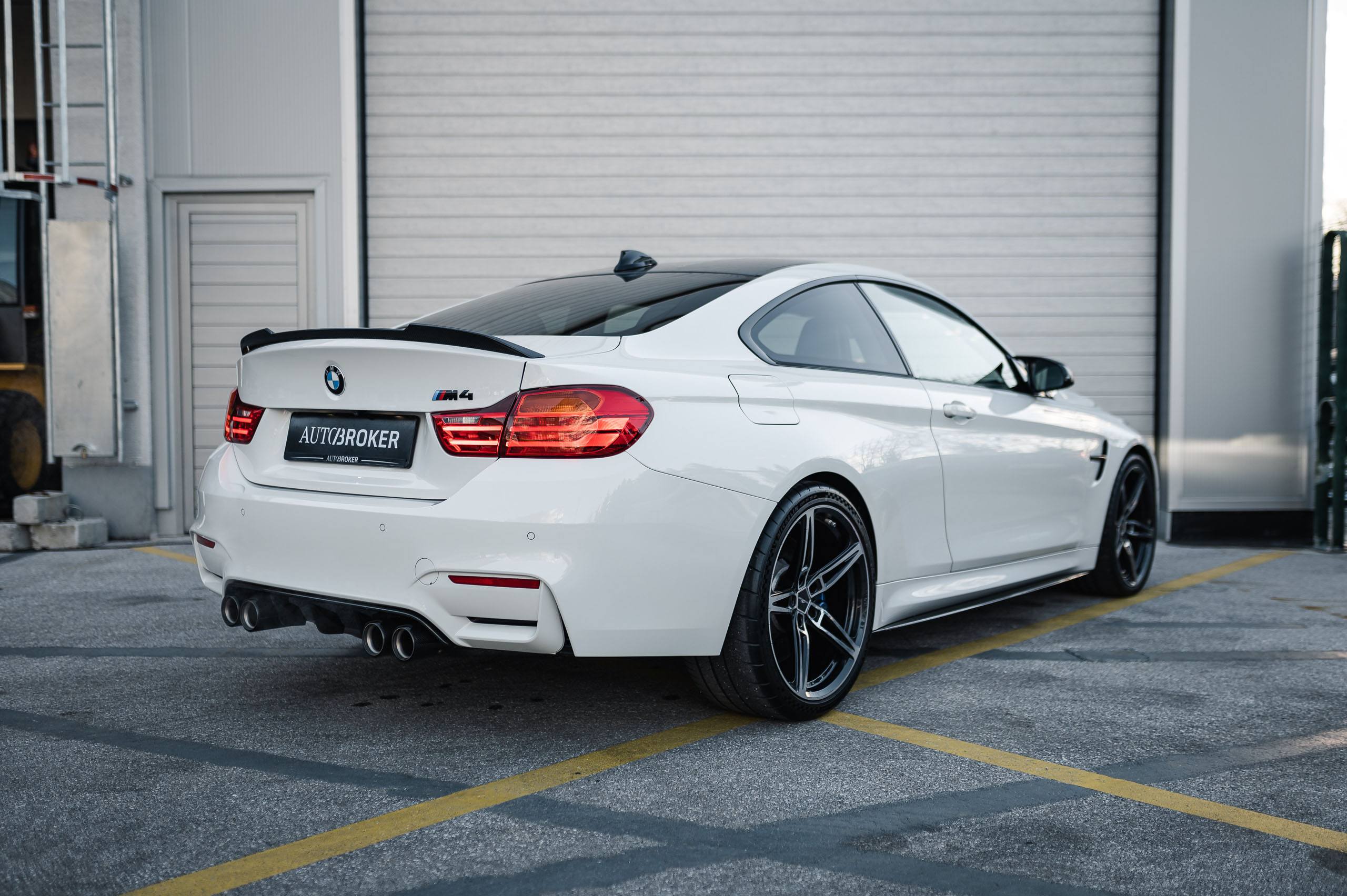 BMW-M4-9