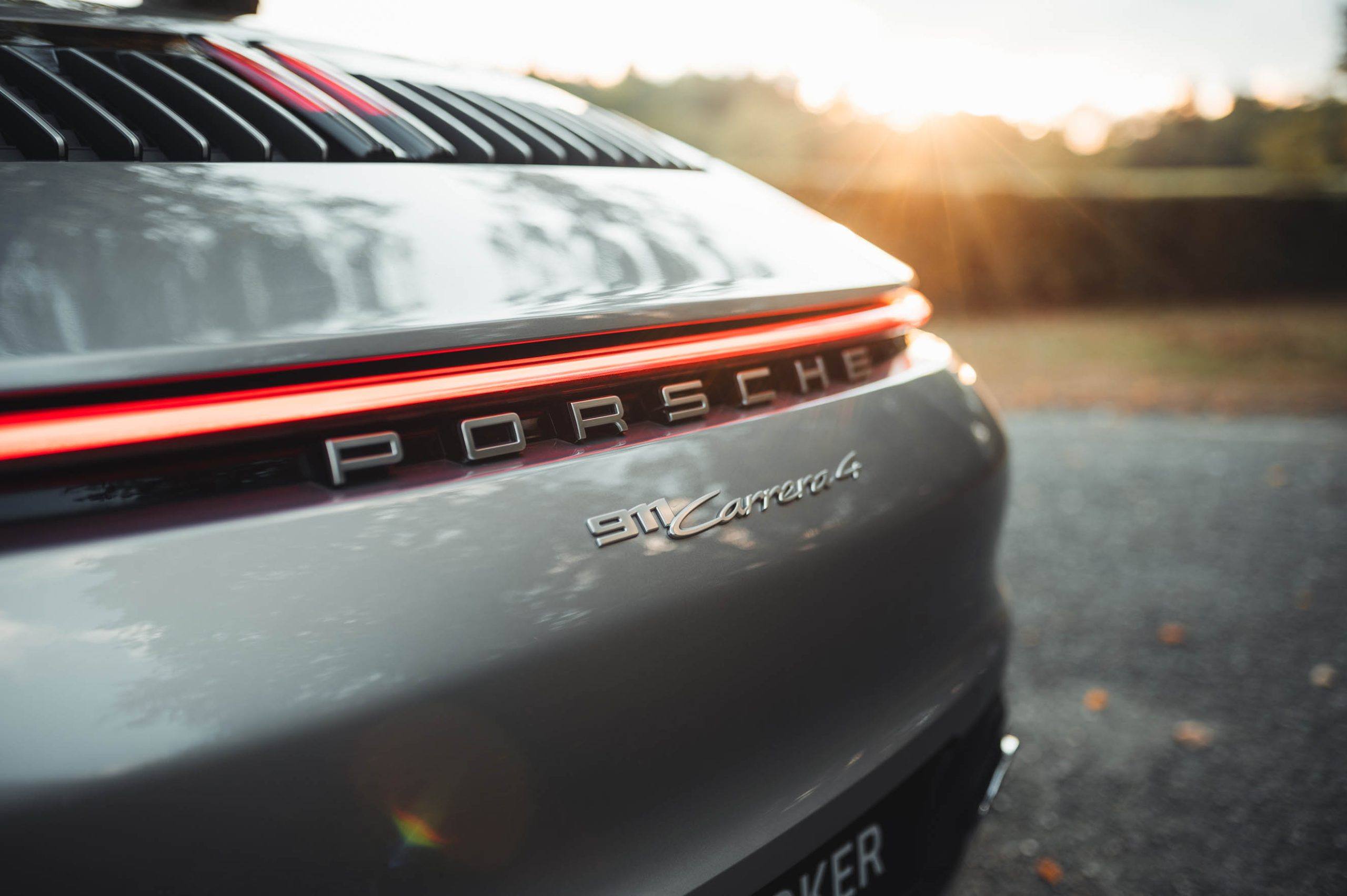 Porsce 911 4 Cabrio 992 Silver-5