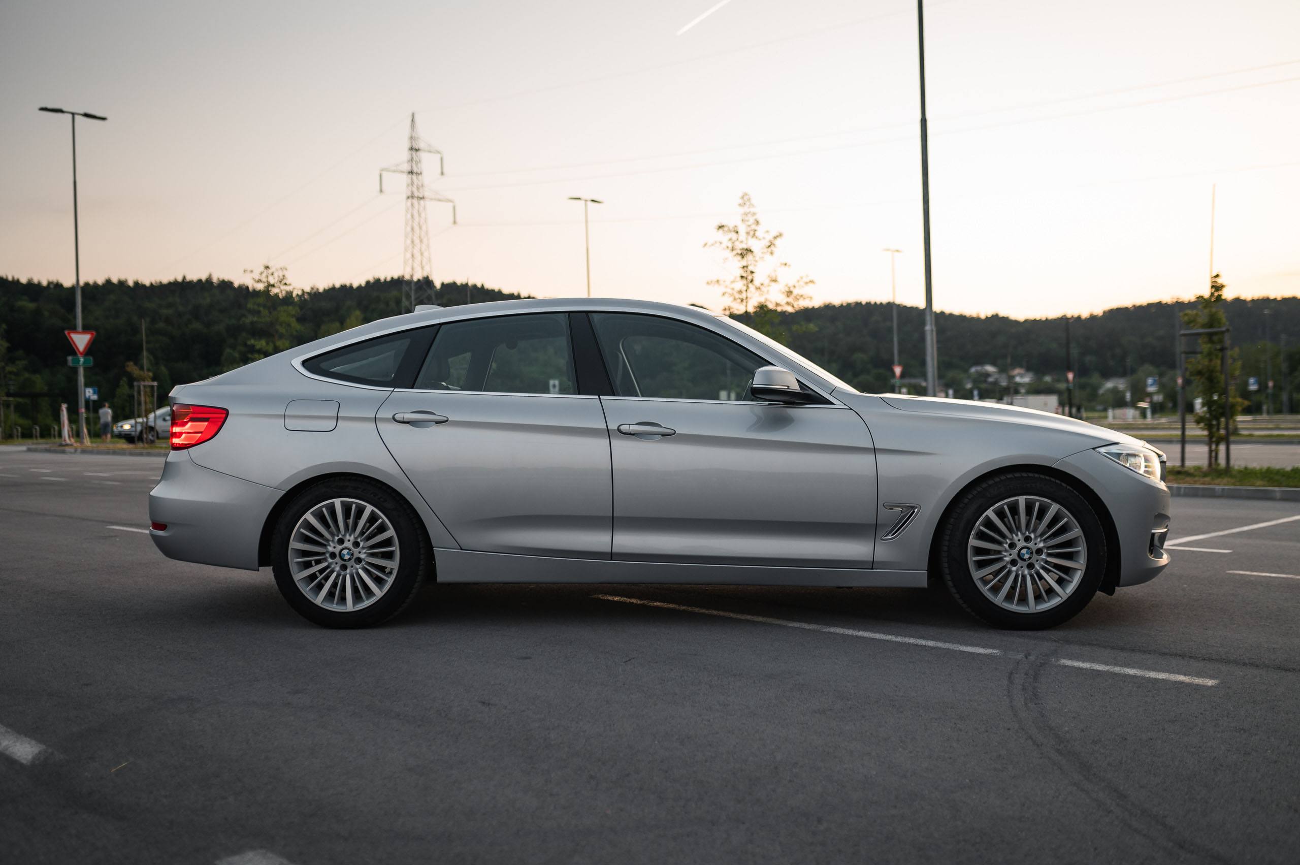 BMW-320d-xDrive-GT-16