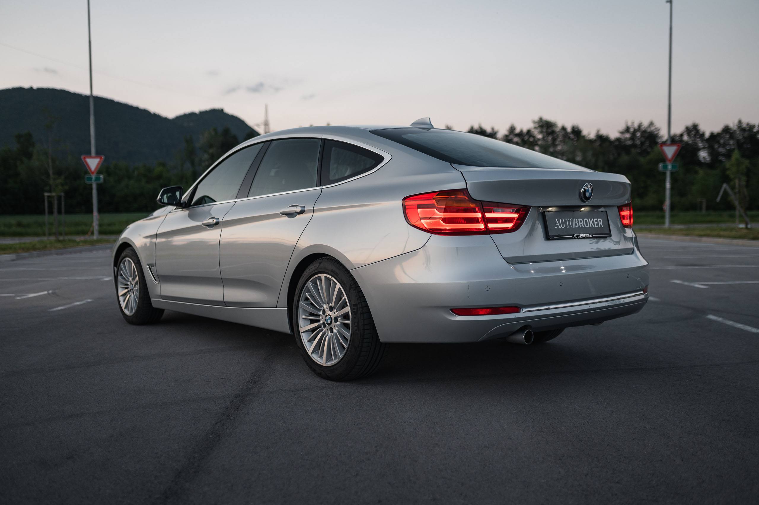 BMW-320d-xDrive-GT-19