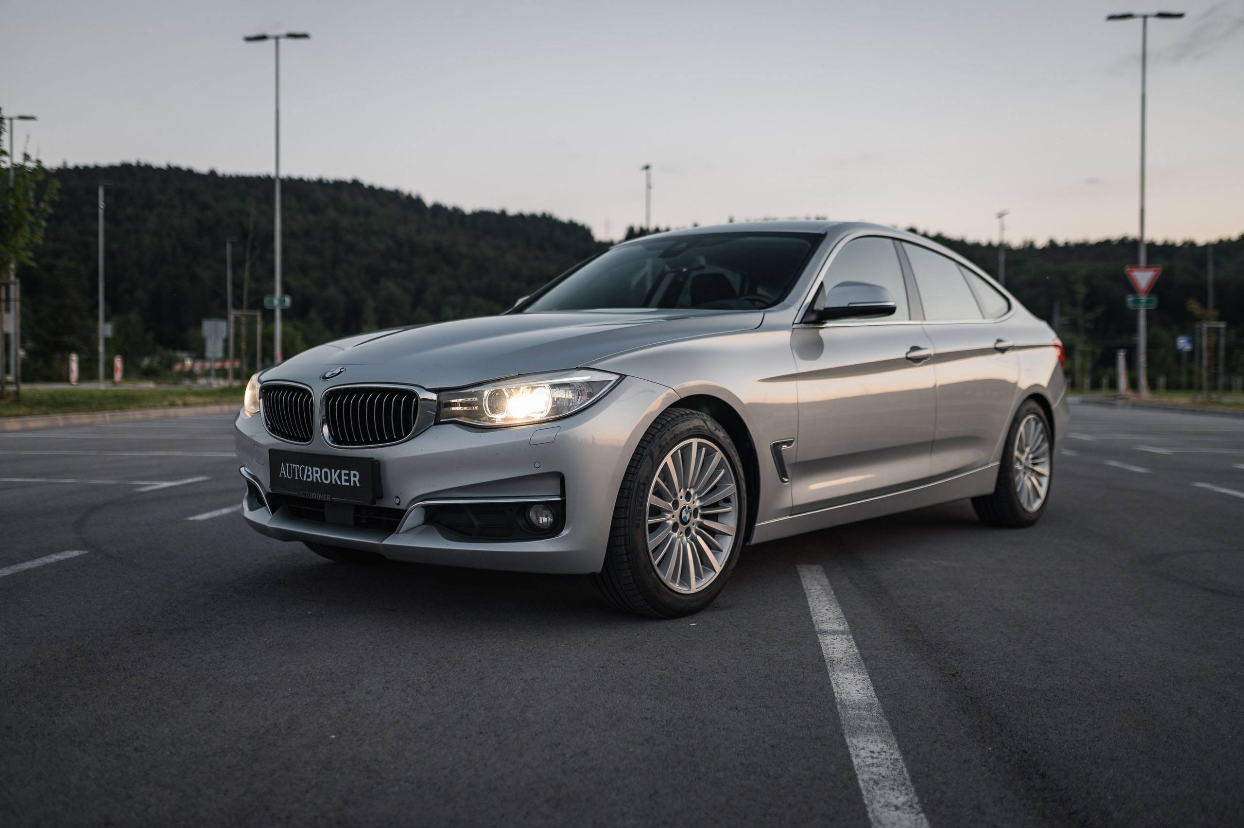 BMW-320d-xDrive-GT-2