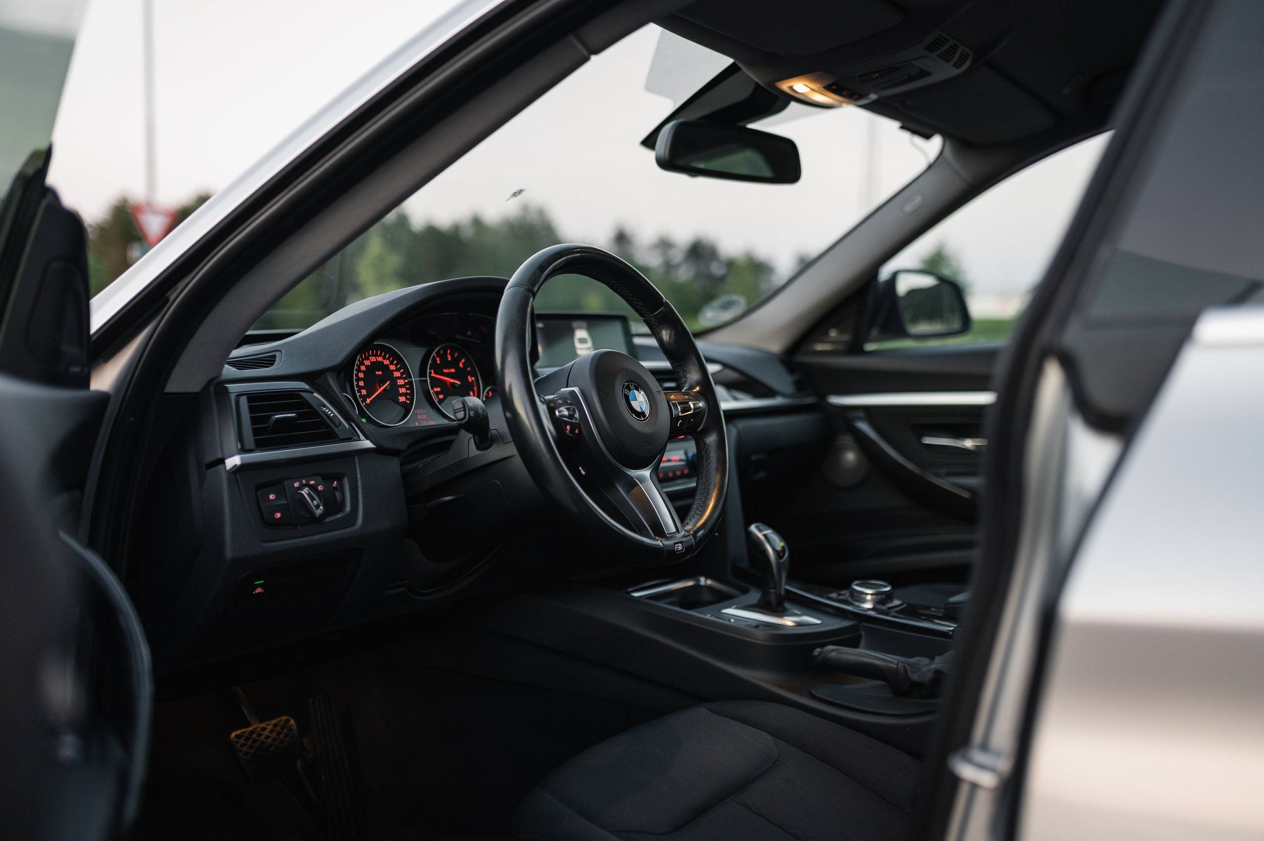 BMW-320d-xDrive-GT-22