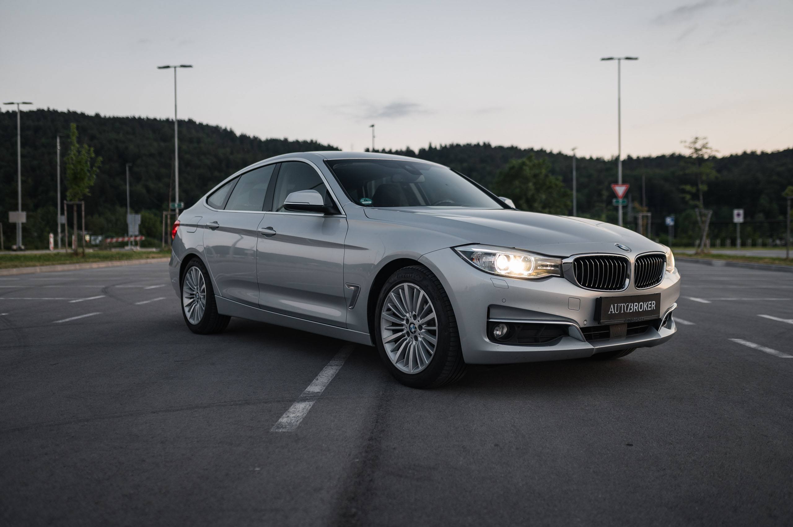 BMW-320d-xDrive-GT-4
