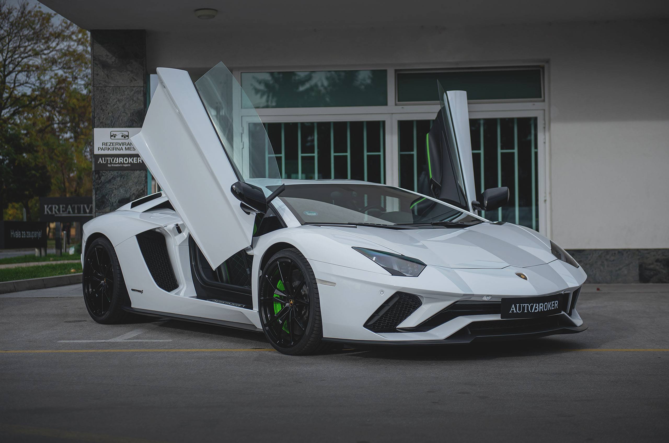 Lamborghini Aventador S-10