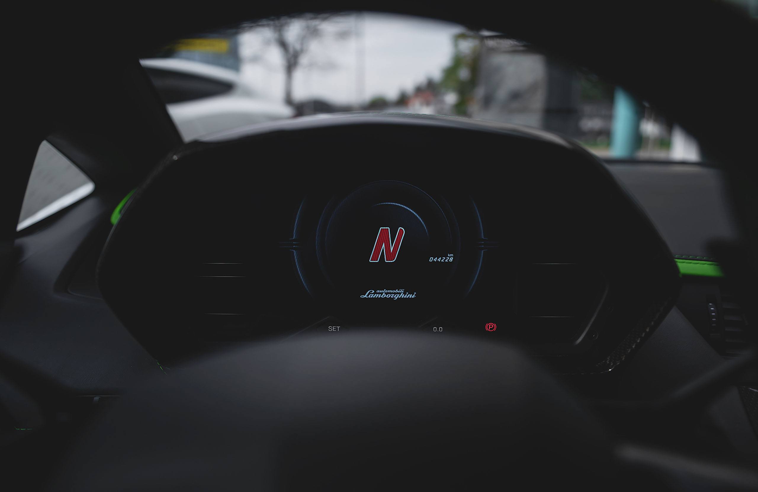 Lamborghini Aventador S-14