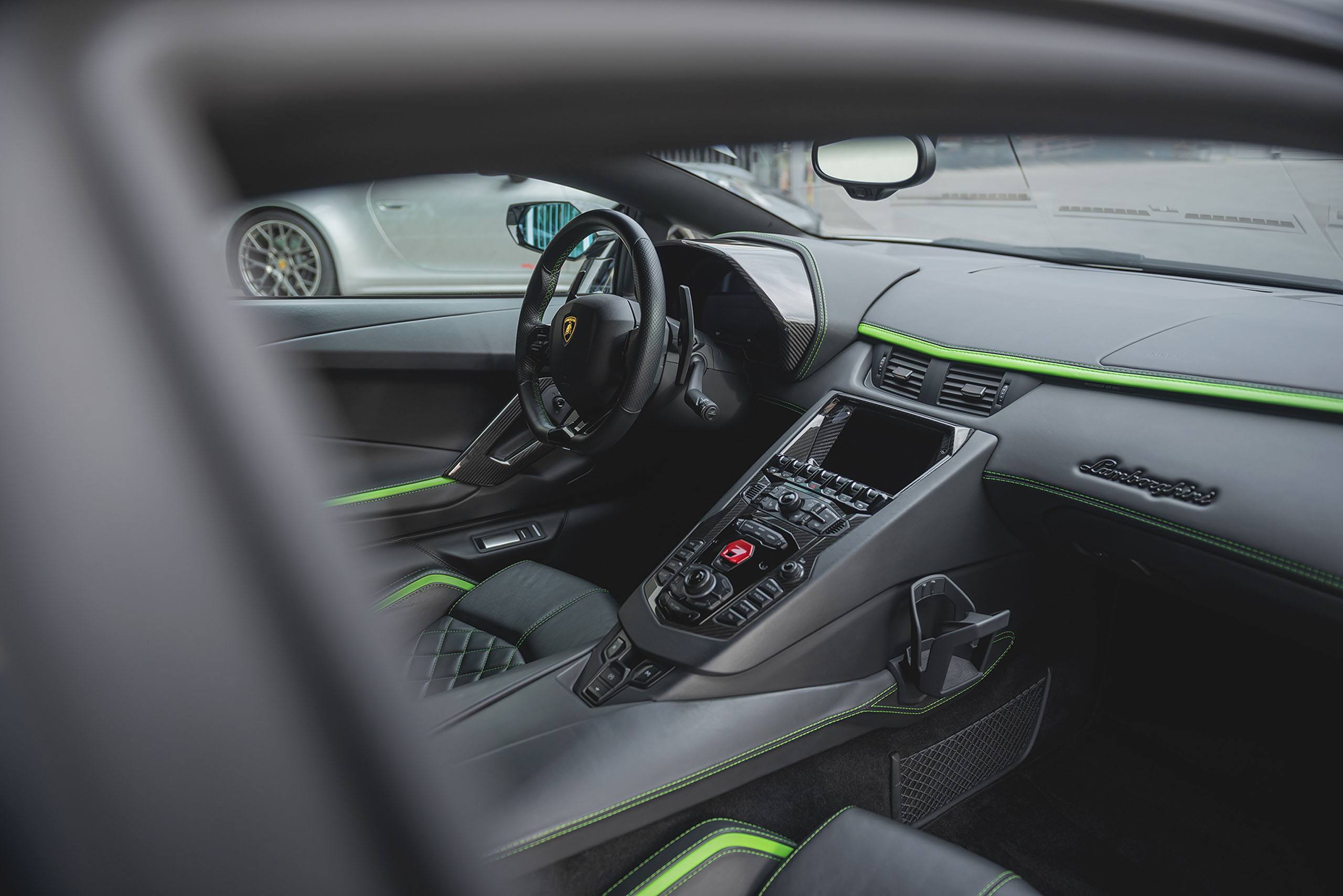 Lamborghini Aventador S-15