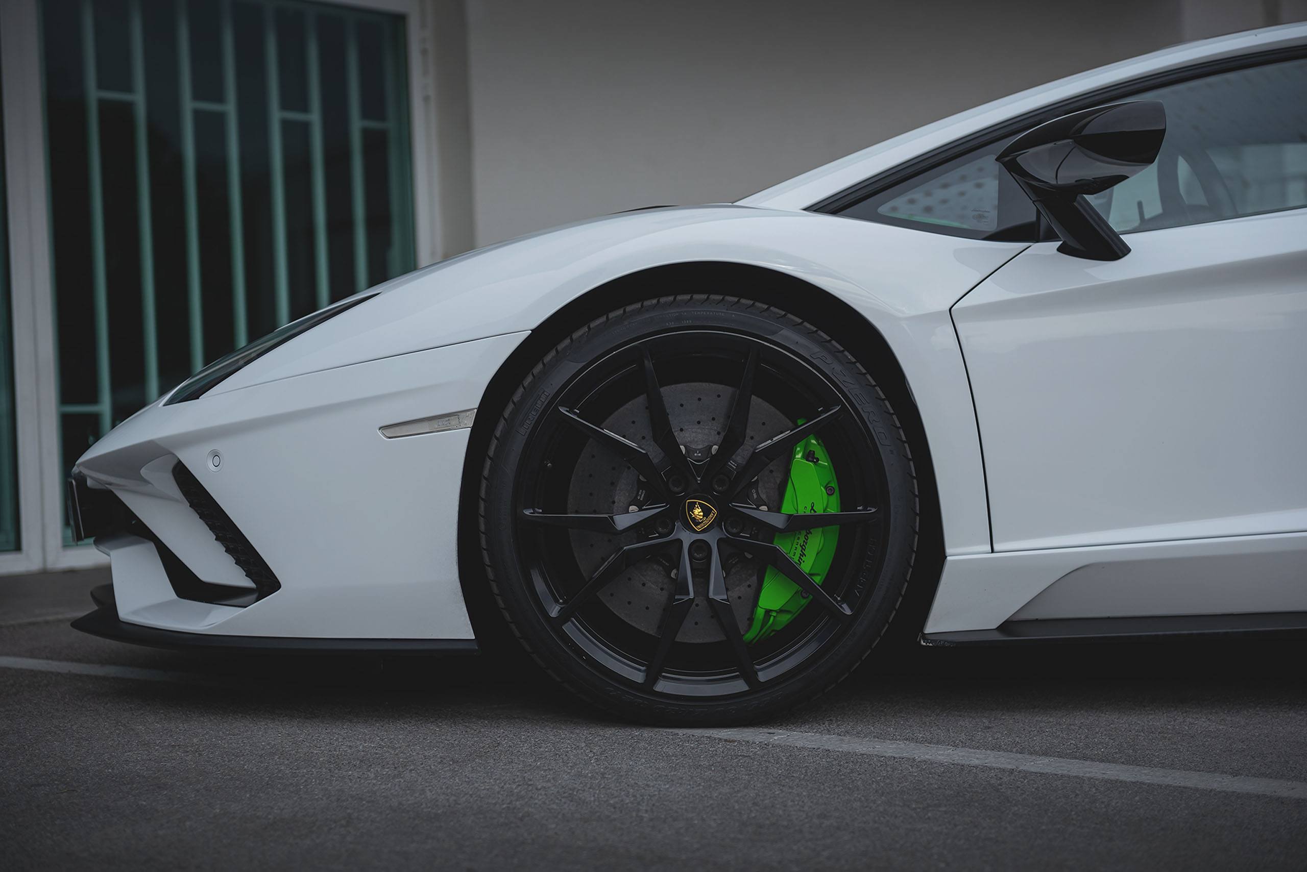 Lamborghini Aventador S-8