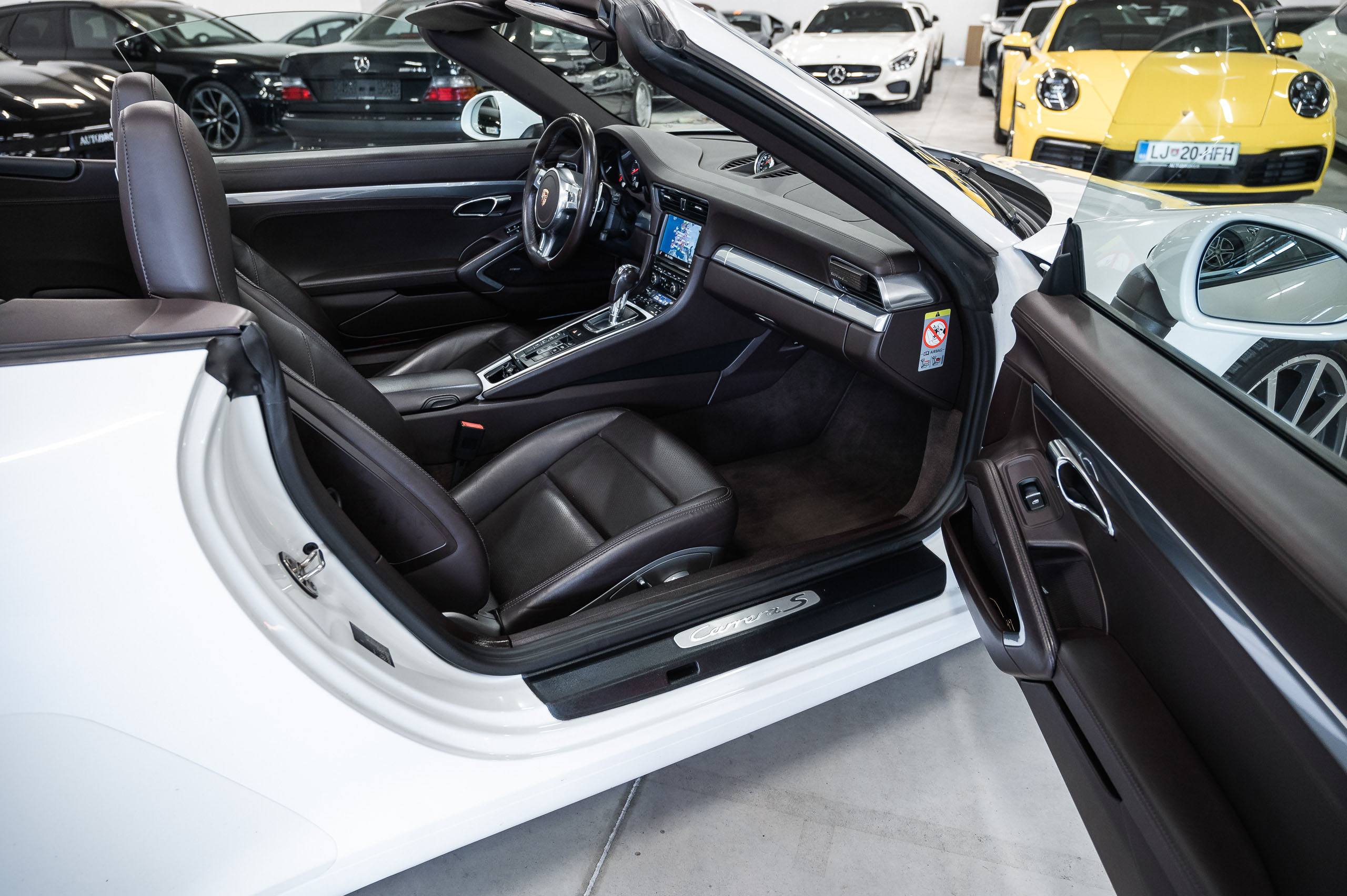 Porsche-Carrera-911-S-Cabrio-991-13