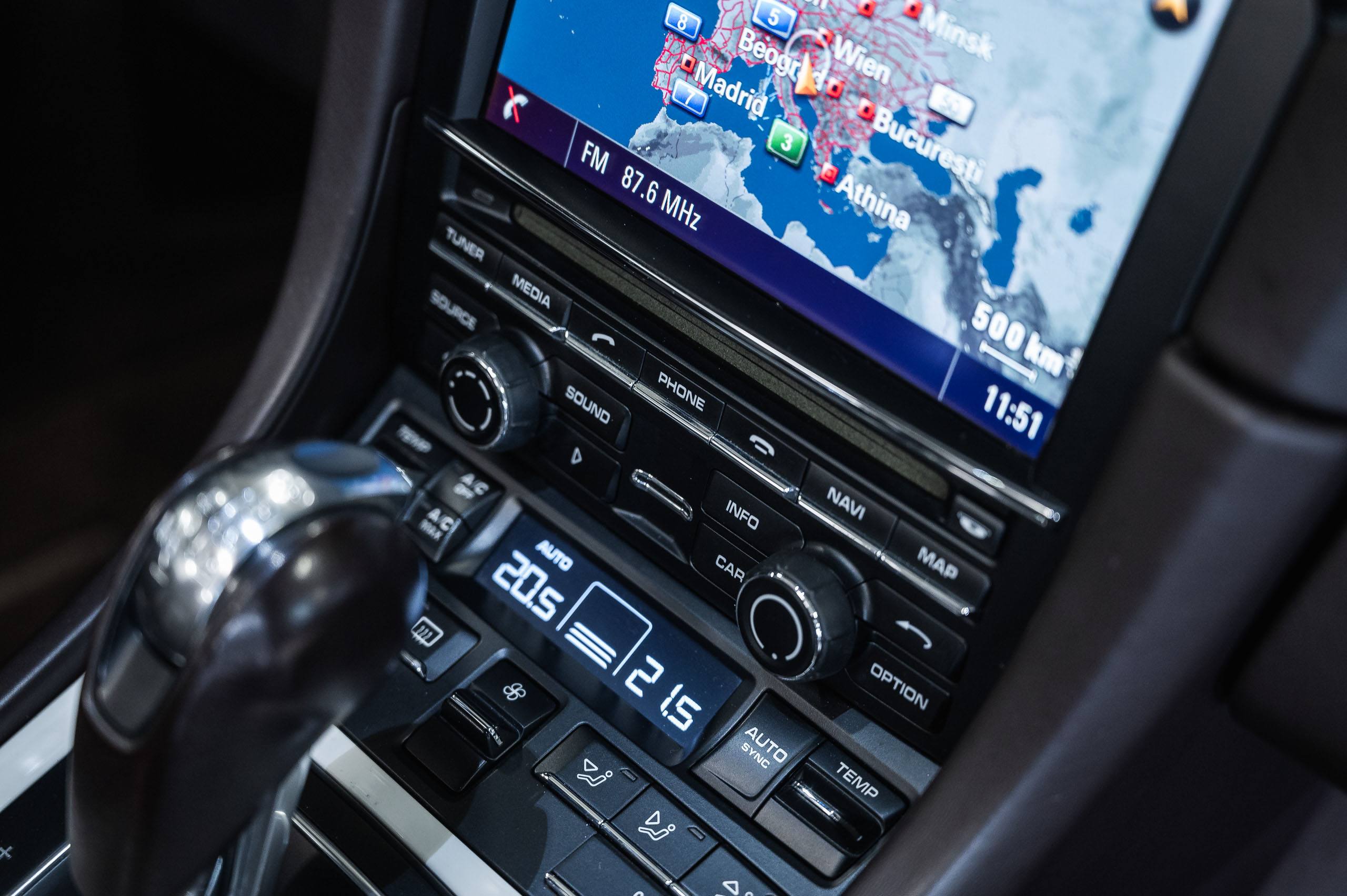 Porsche-Carrera-911-S-Cabrio-991-20