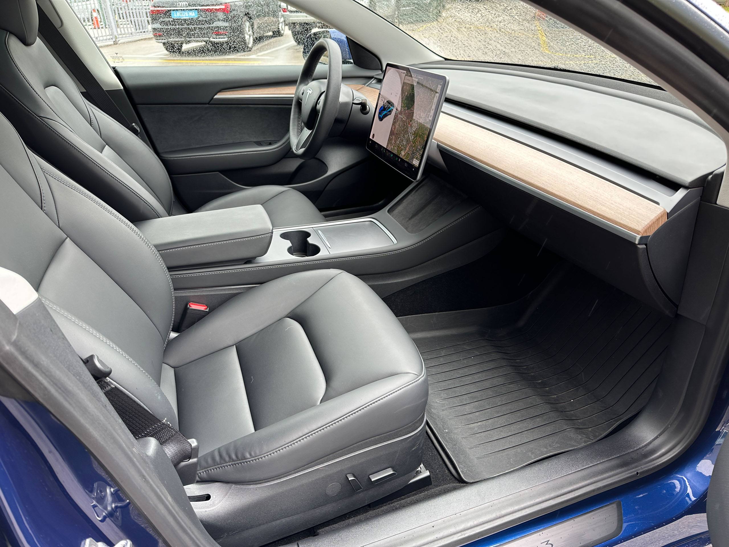 Tesla-Model-3-LR-13
