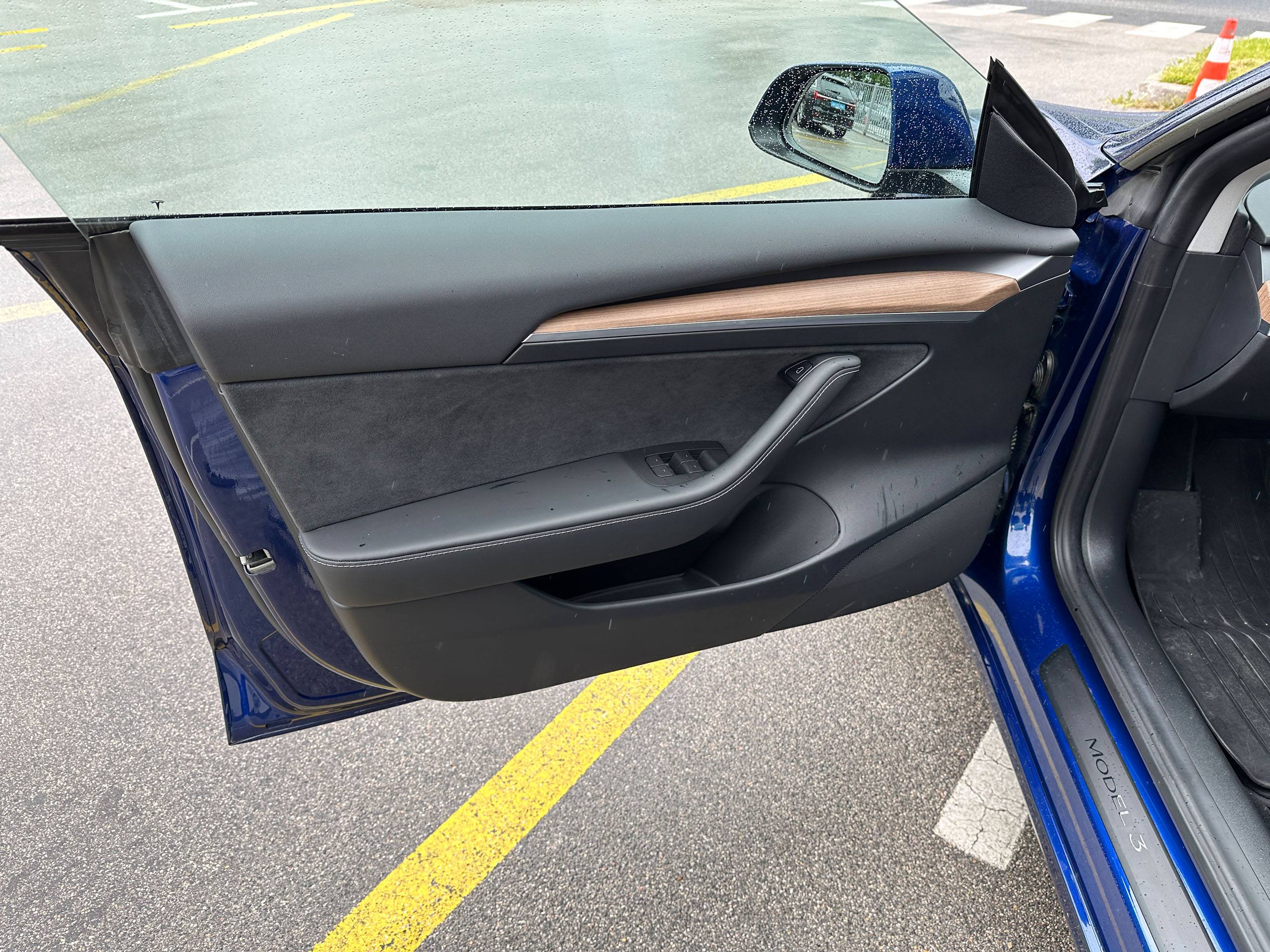 Tesla-Model-3-LR-9