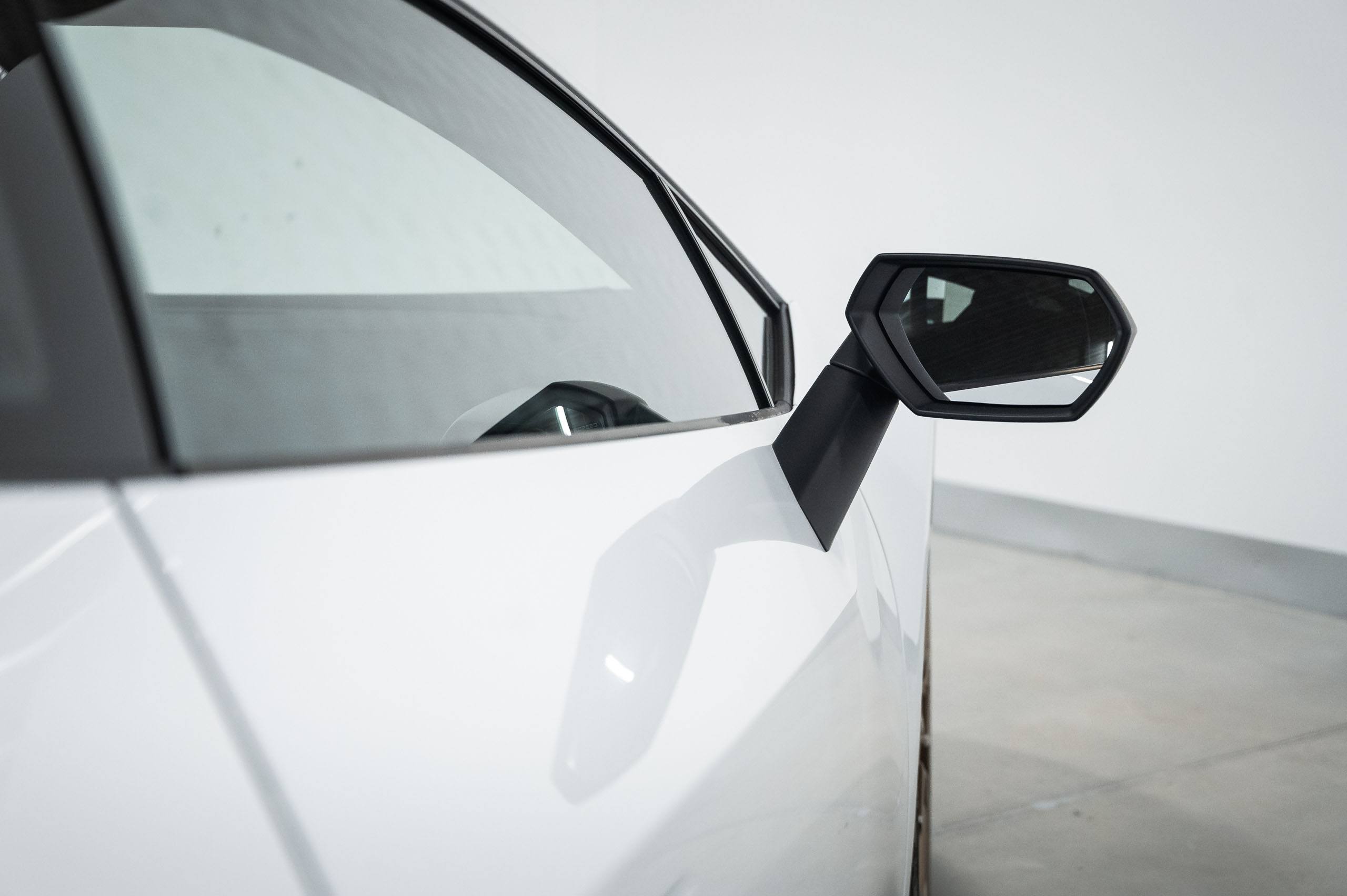 Lamborghini-H-Performante-White-17