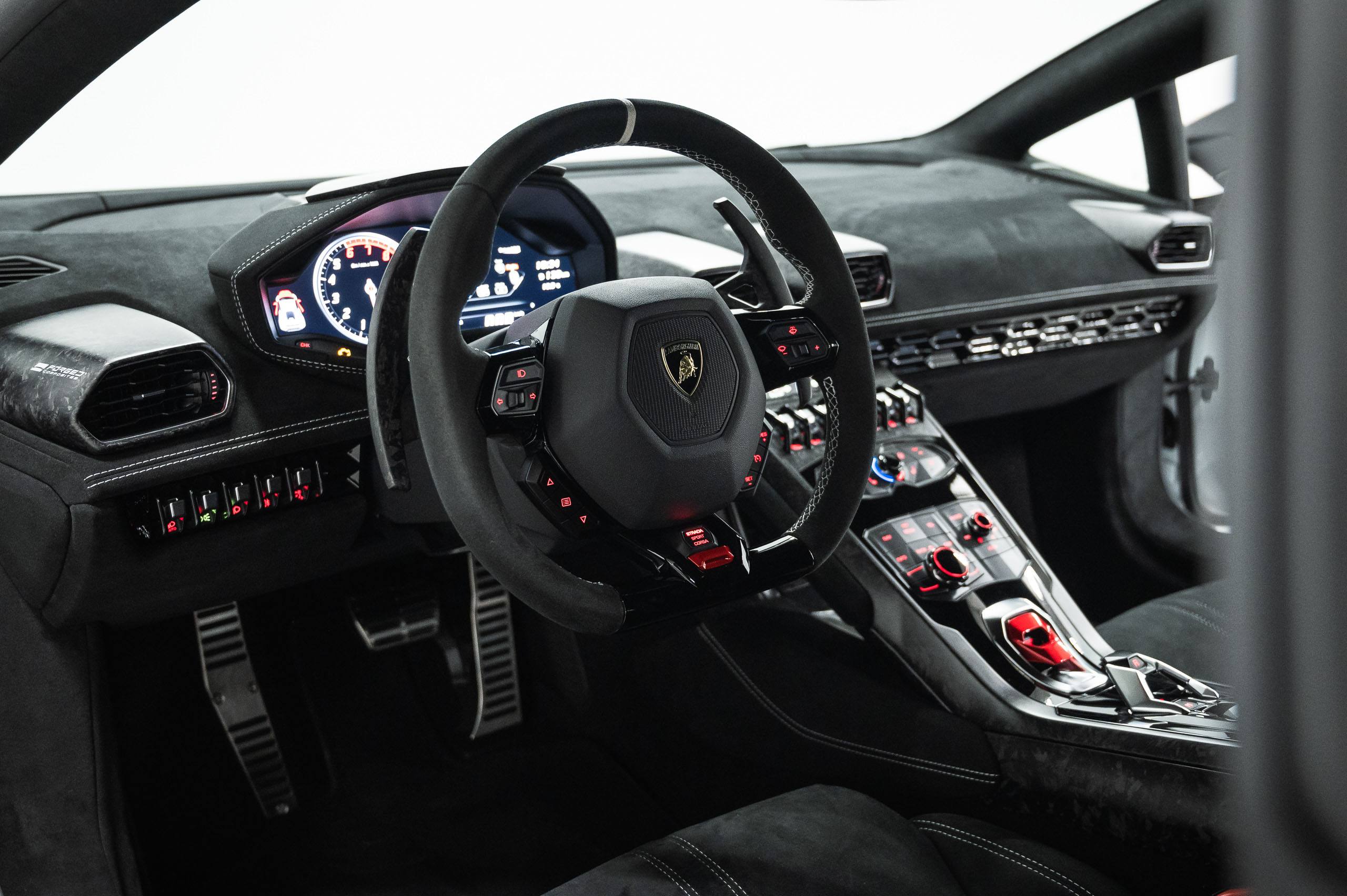 Lamborghini-H-Performante-White-23