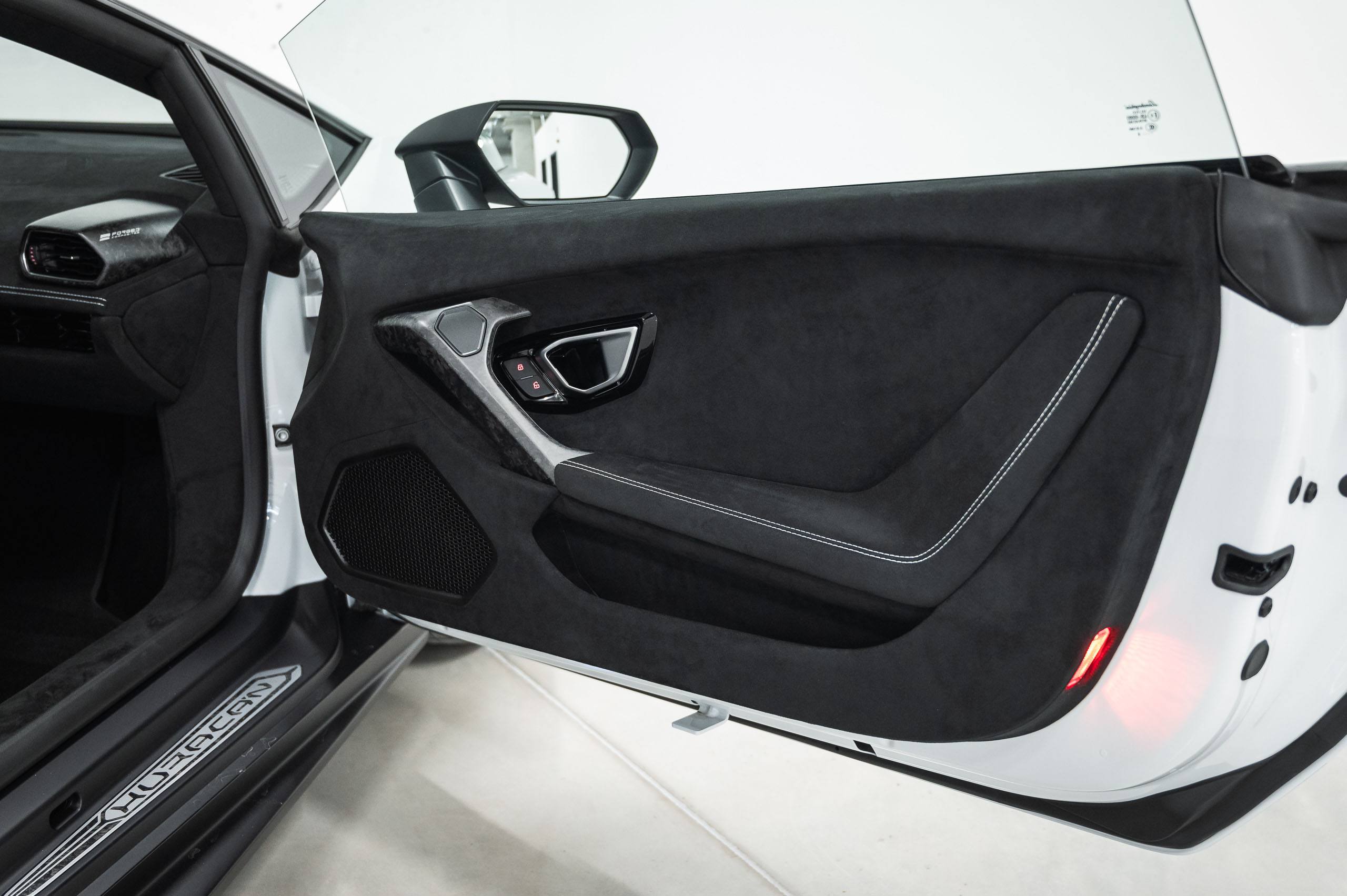 Lamborghini-H-Performante-White-27