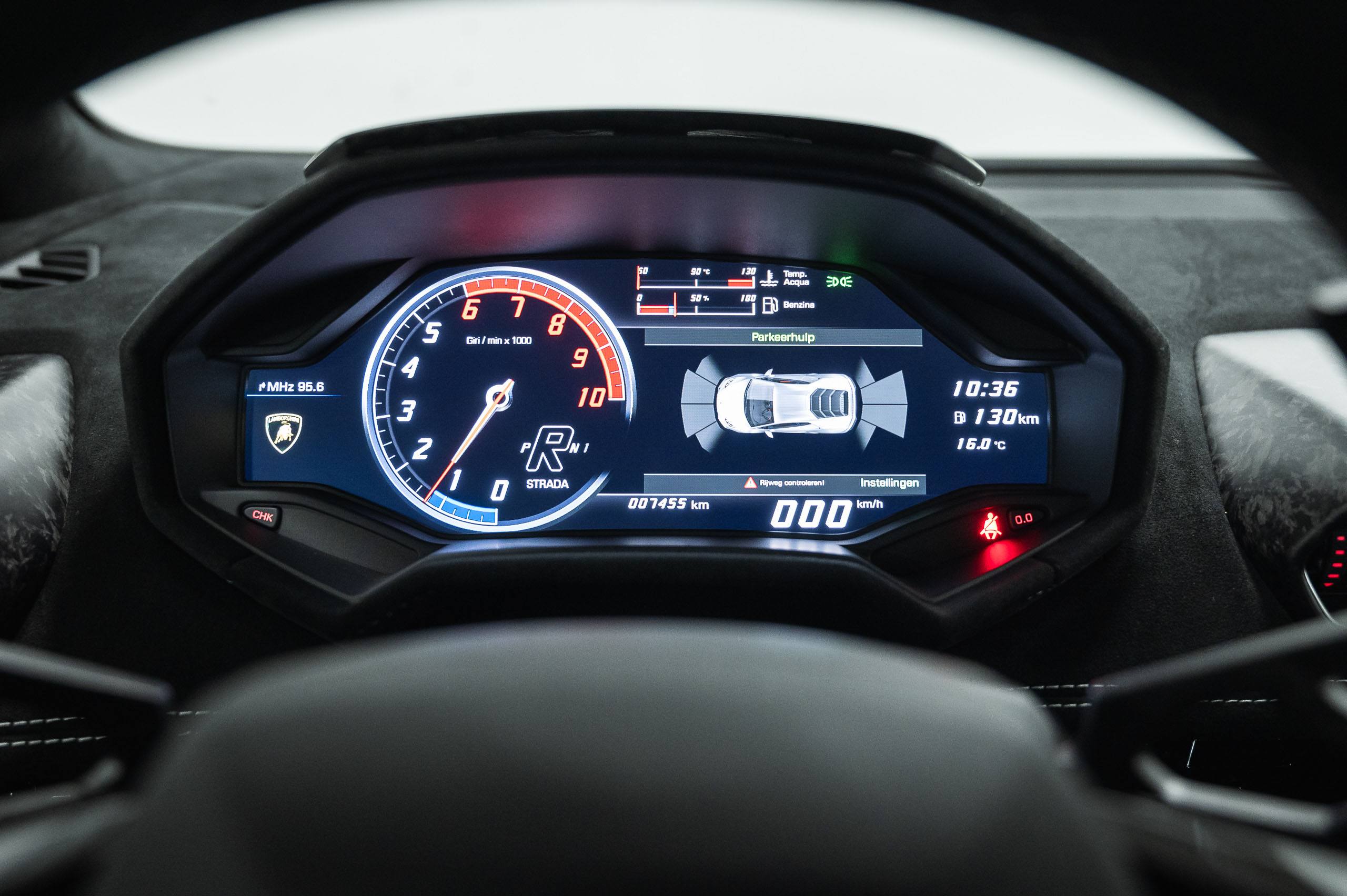 Lamborghini-H-Performante-White-44