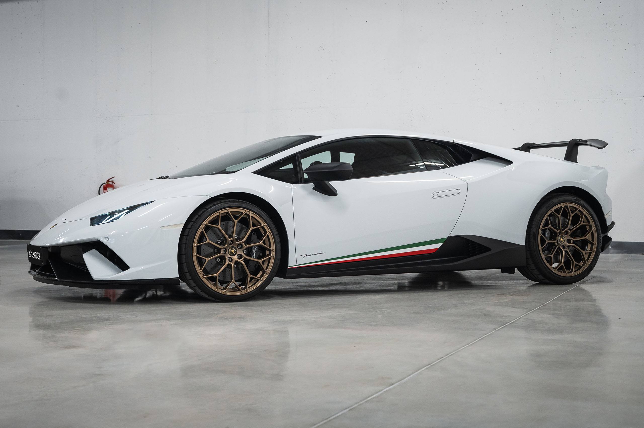Lamborghini-H-Performante-White-6