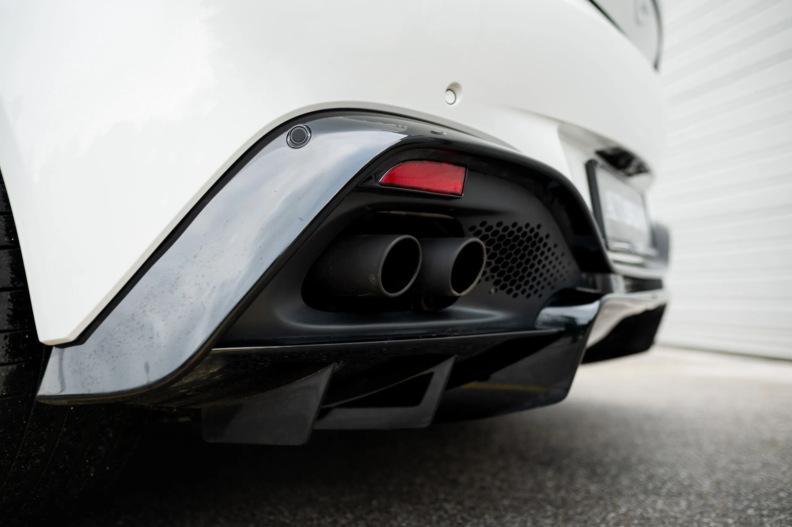 Aston-Martin-V8-Vantage-Roadster-20